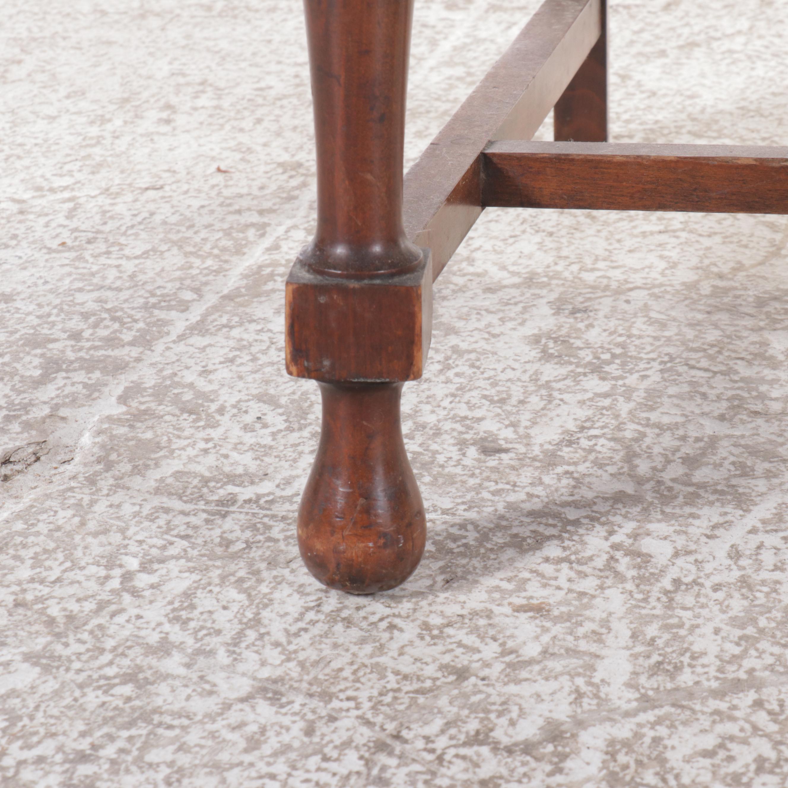 Set of Eight Mahogany Fiddleback Dining Chairs, Mid to Late 20th Century