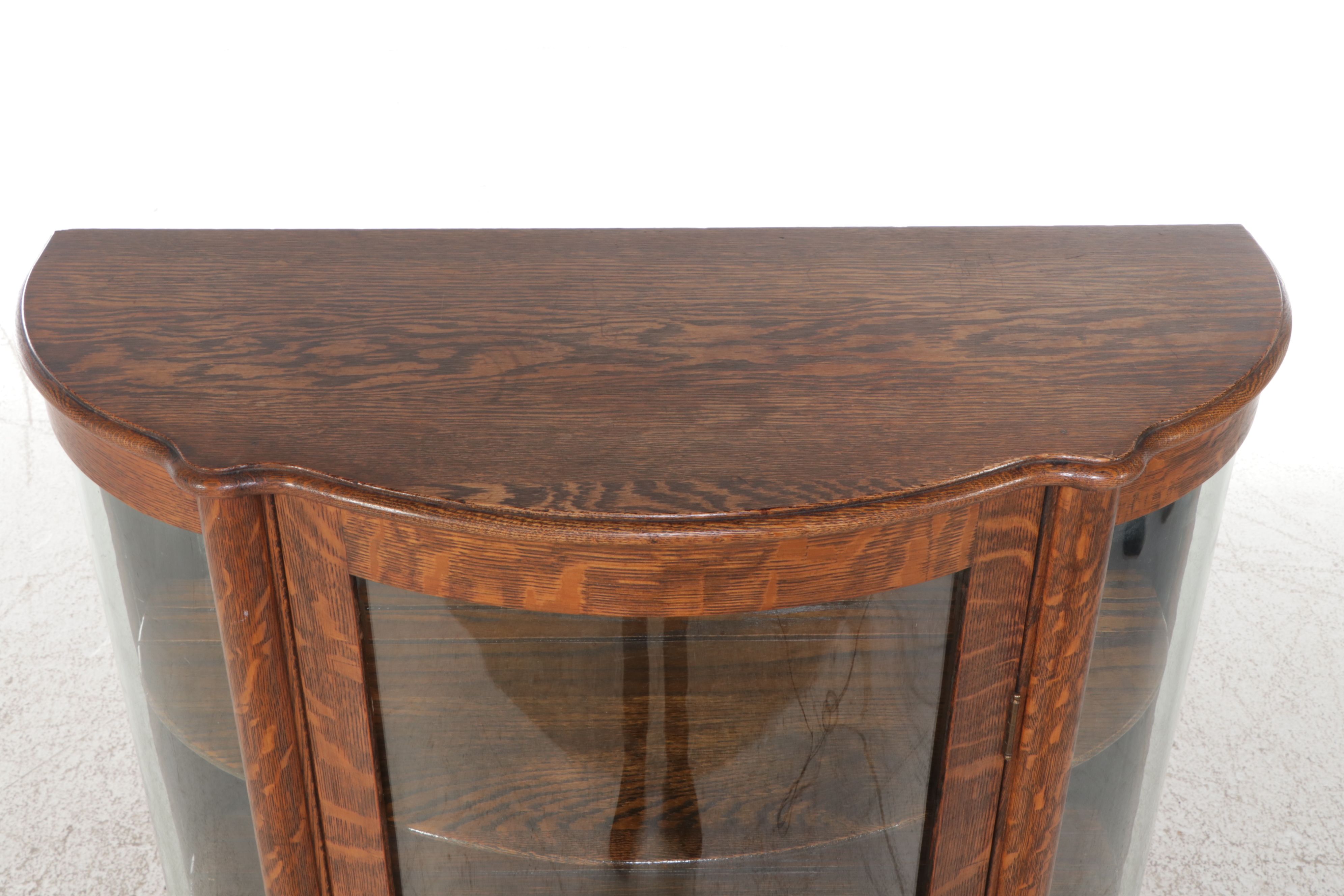 Quartersawn Oak Curved Glass Display Cabinet, Early 20th Century