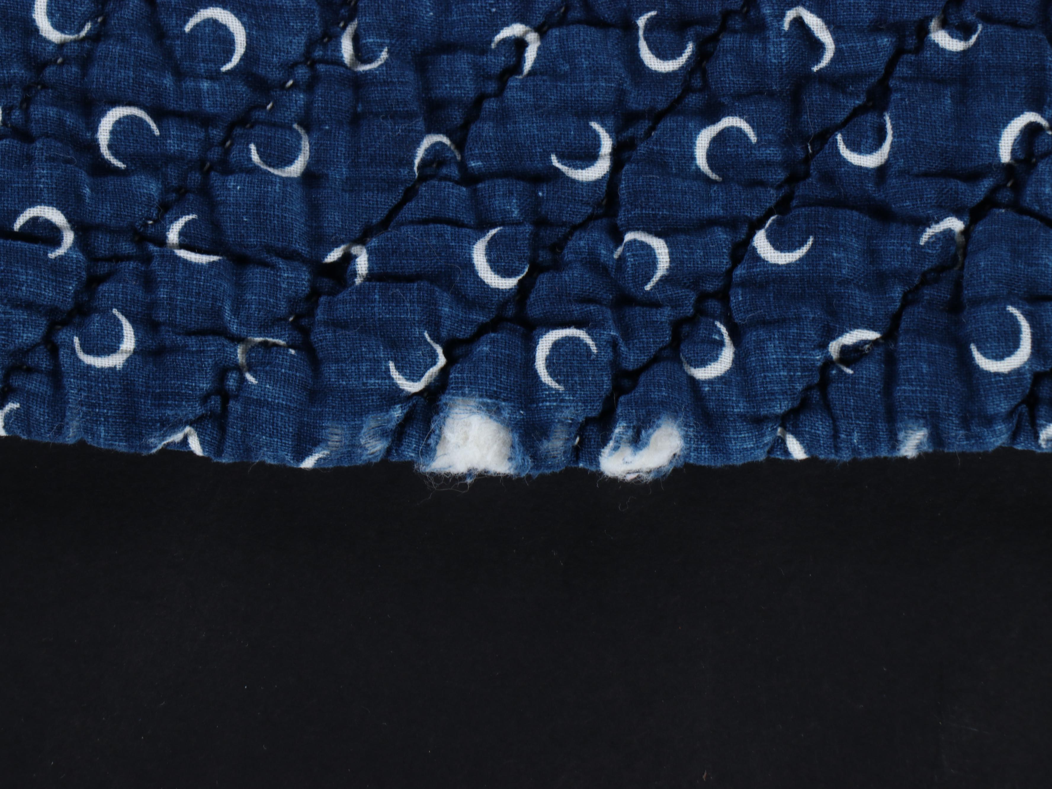 Handcrafted Applique Red and Blue Diamond Cotton Quilts