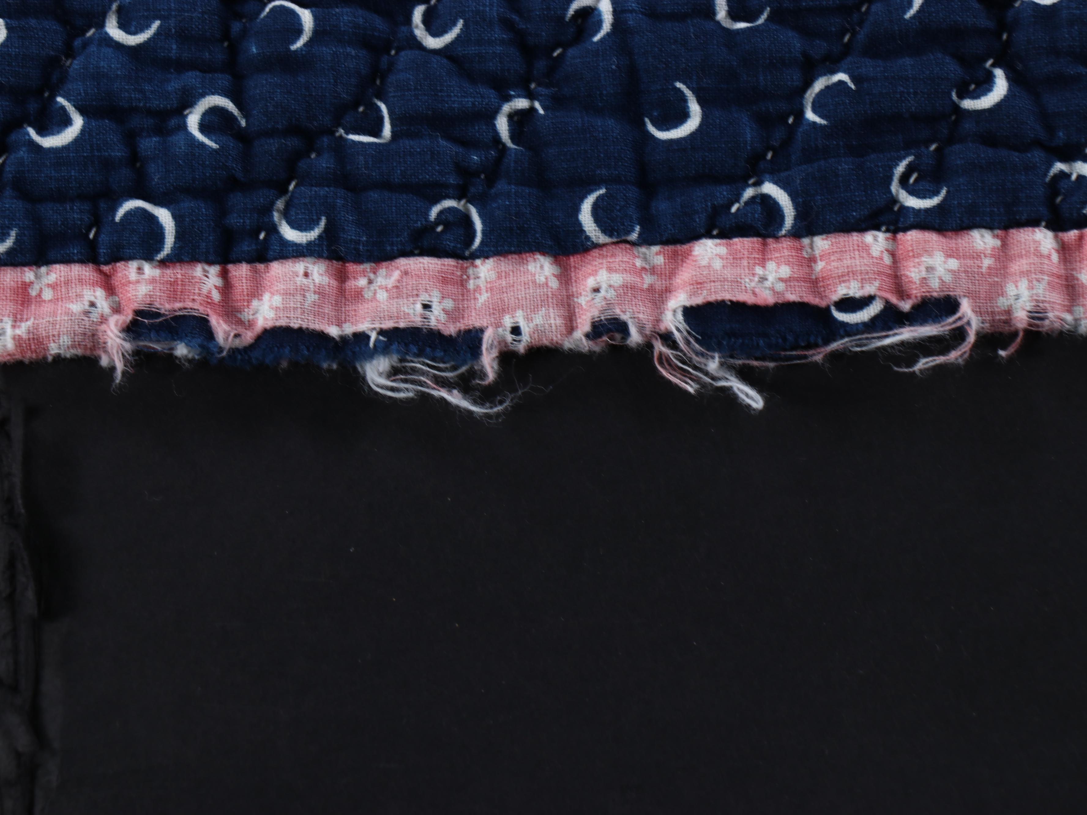 Handcrafted Applique Red and Blue Diamond Cotton Quilts