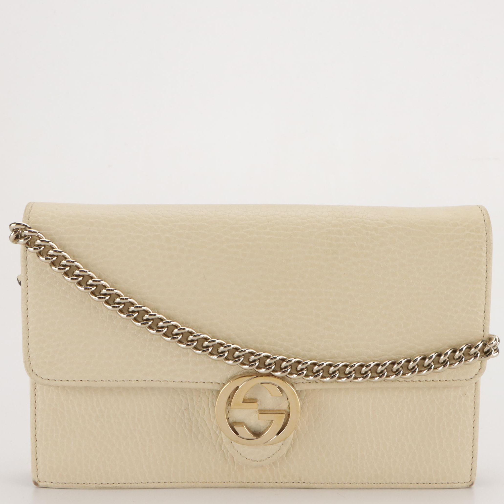Gucci Interlocking G Wallet on Chain Crossbody Bag in White Grained Leather