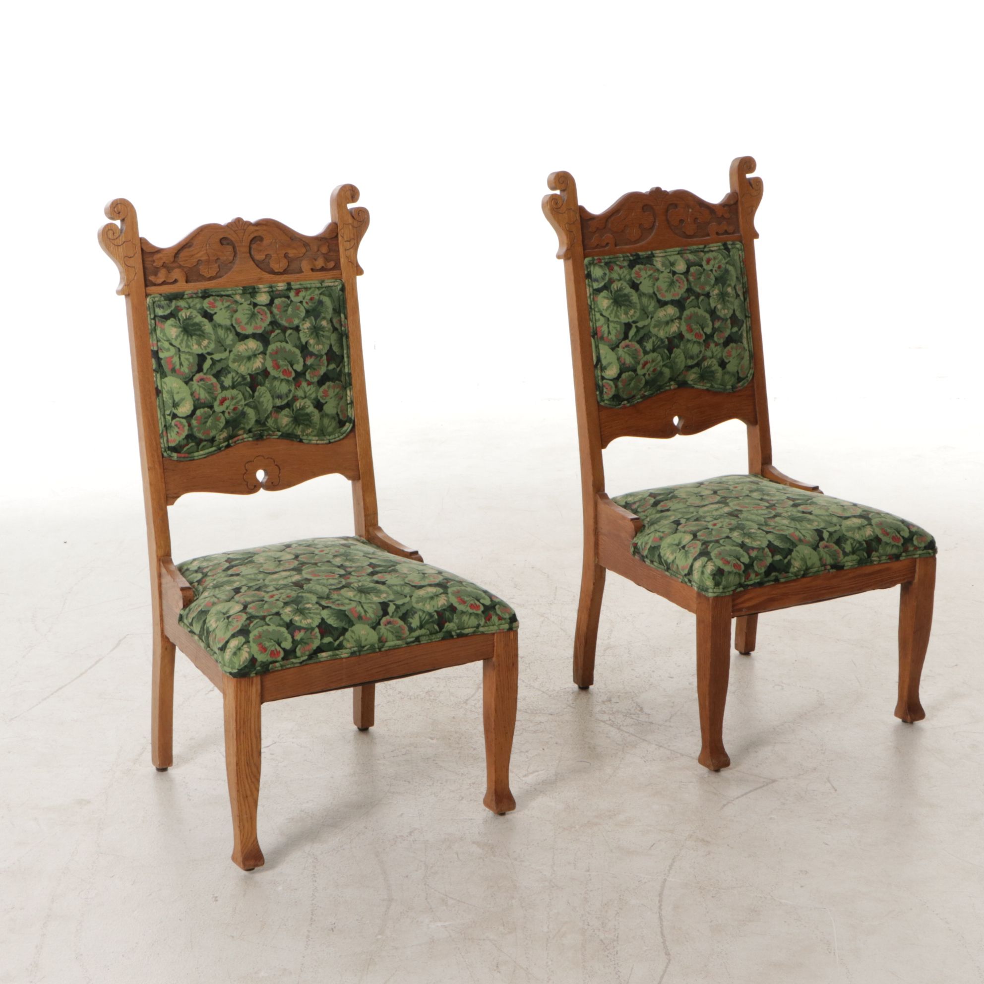 Pair of Victorian Carved Oak Side Chairs, Early 20th Century