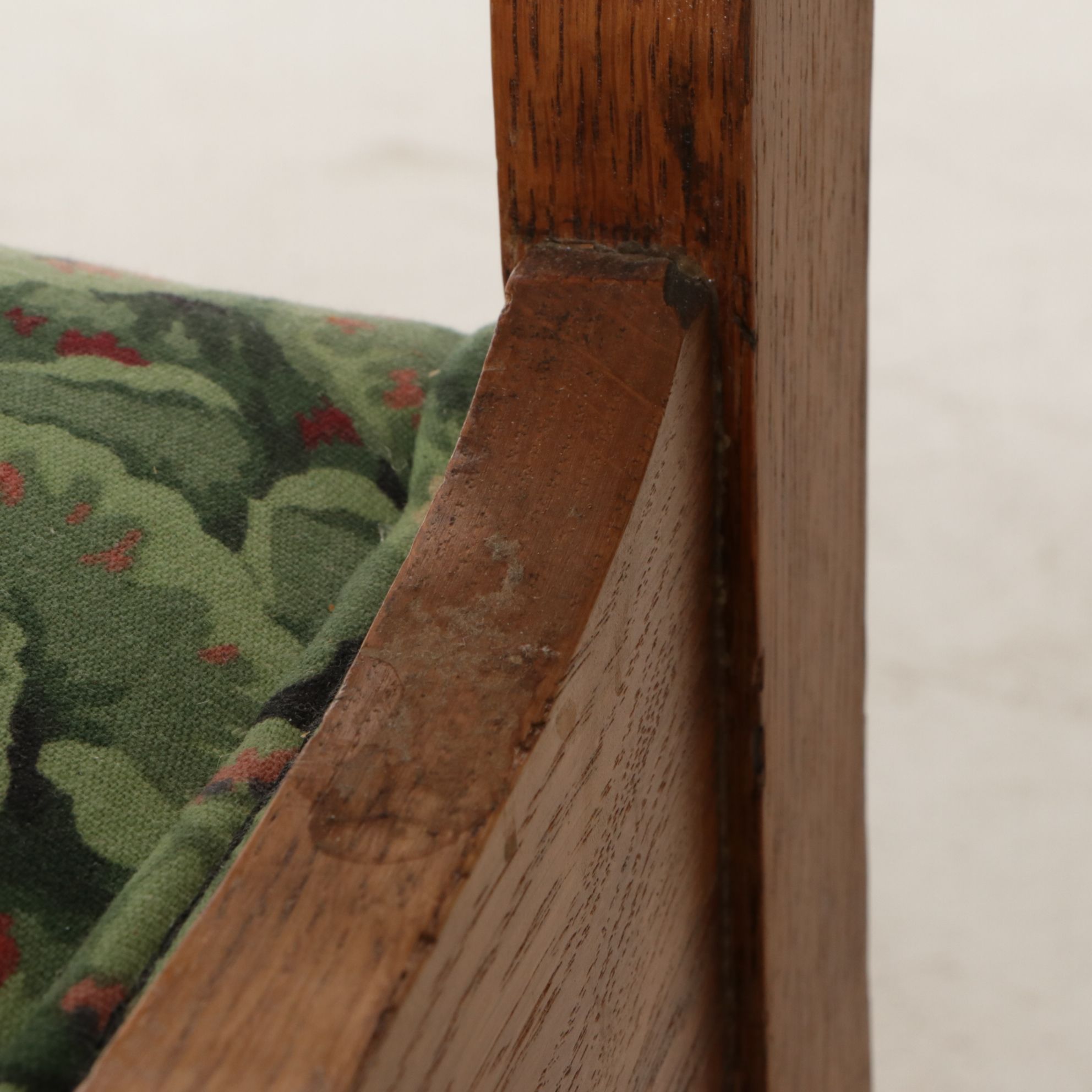 Pair of Victorian Carved Oak Side Chairs, Early 20th Century