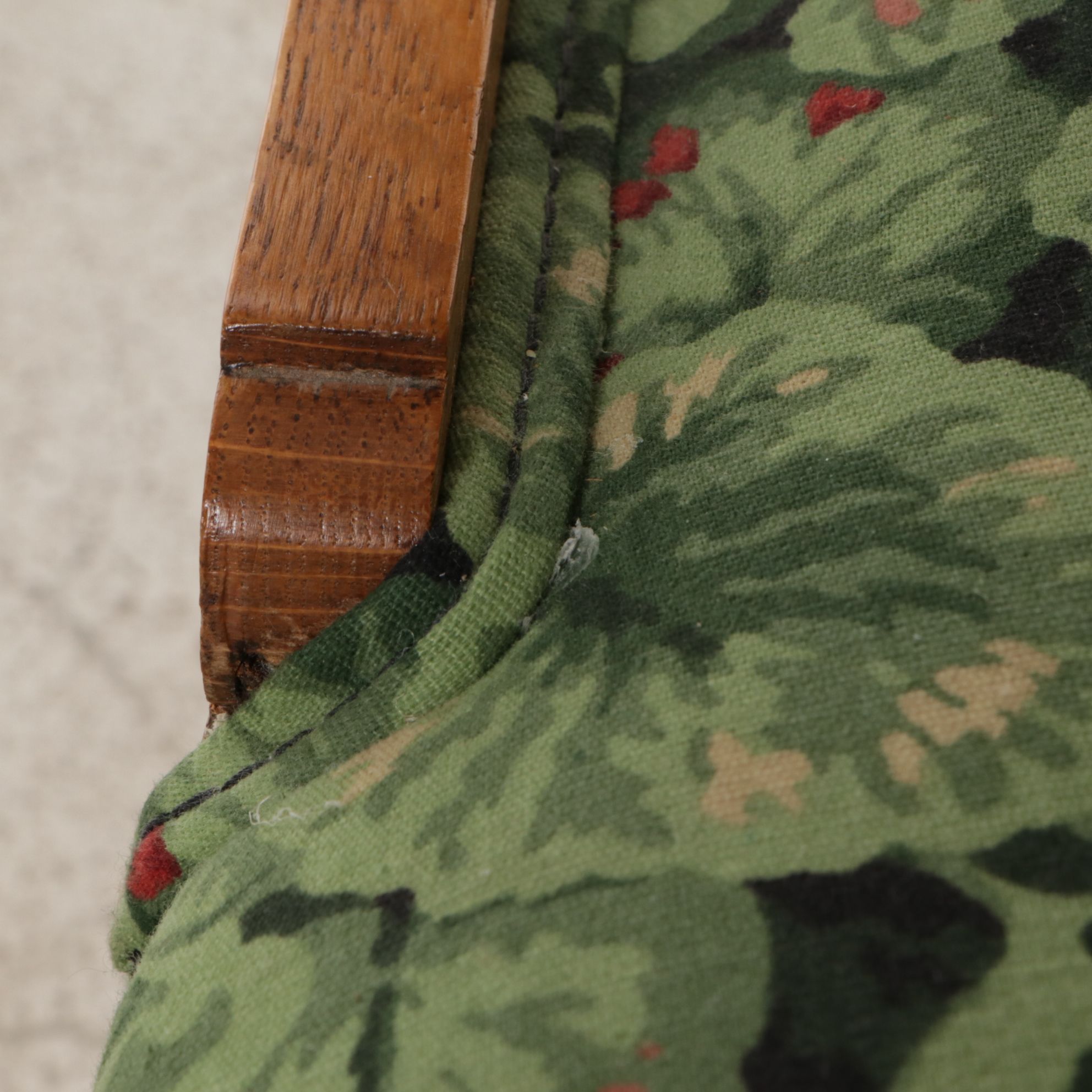 Pair of Victorian Carved Oak Side Chairs, Early 20th Century