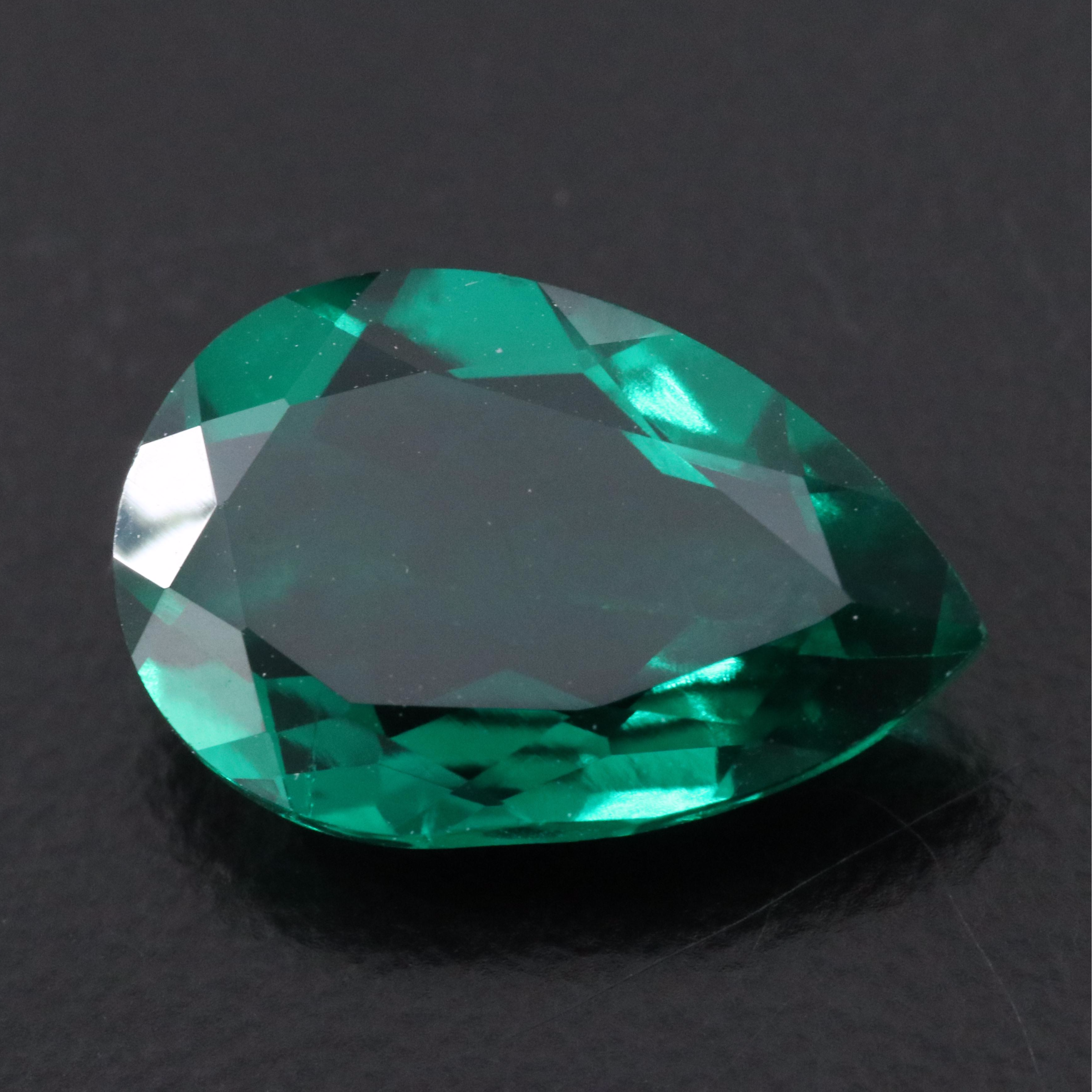 Loose 4.22 CT Lab Grown Emerald