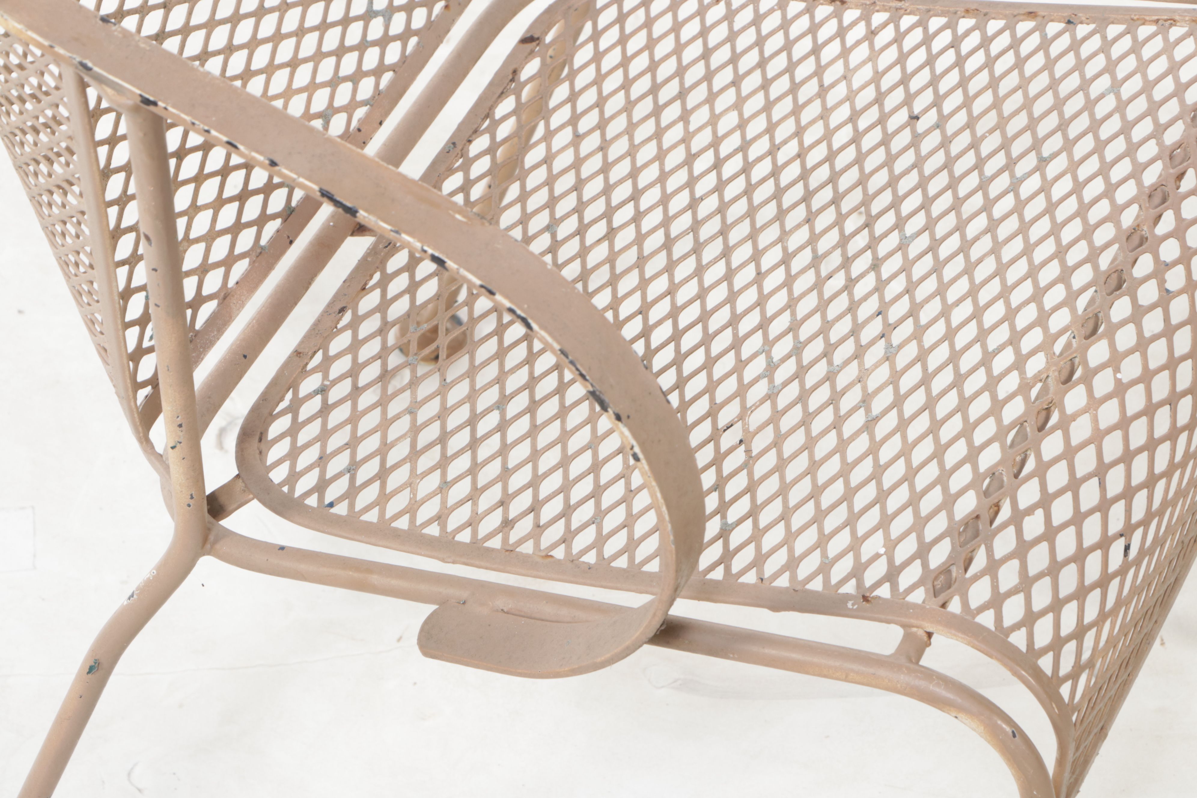 Metal Mesh Patio Dining Set with Contemporary Umbrella