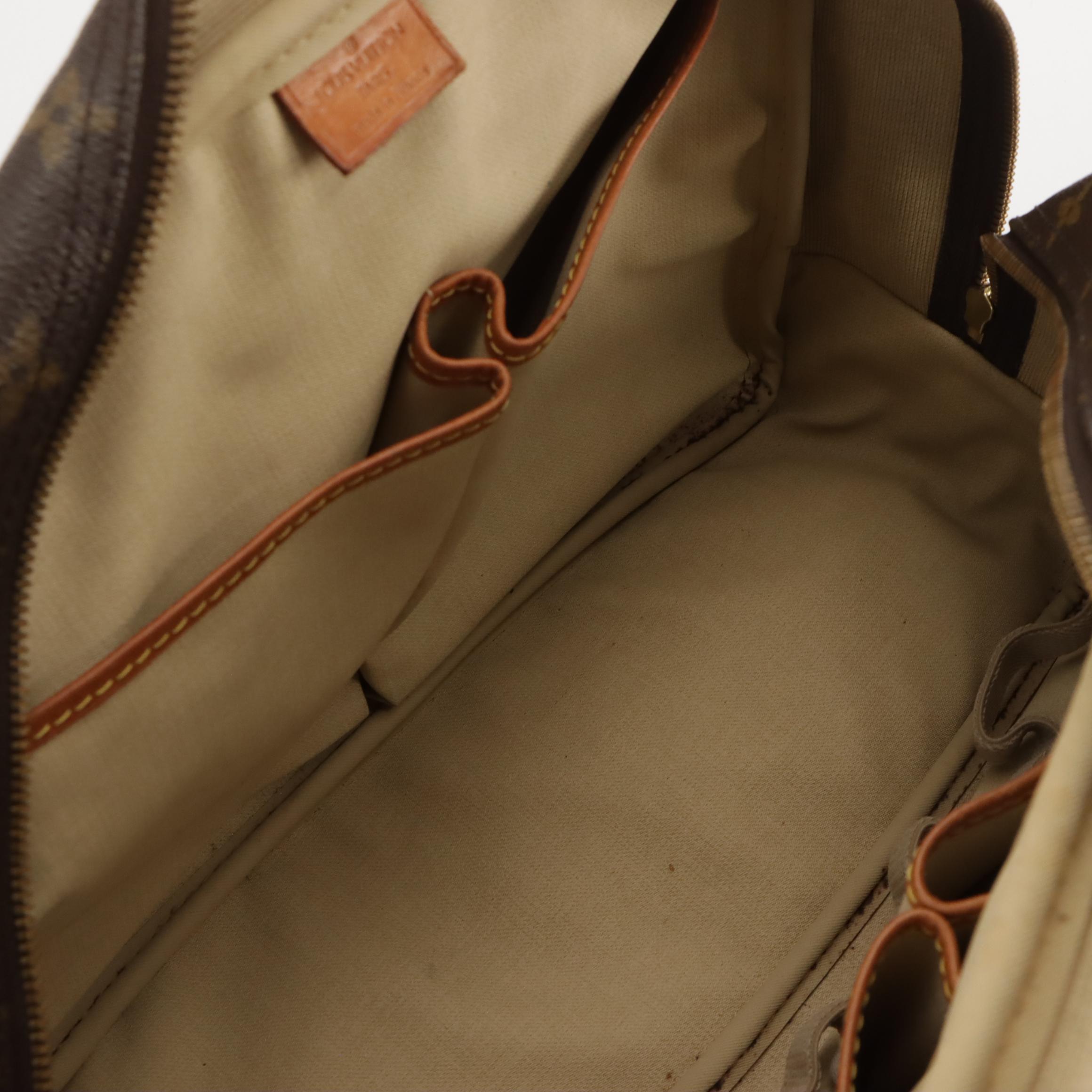 Louis Vuitton Deauville Handbag in Monogram Canvas and Vachetta Leather