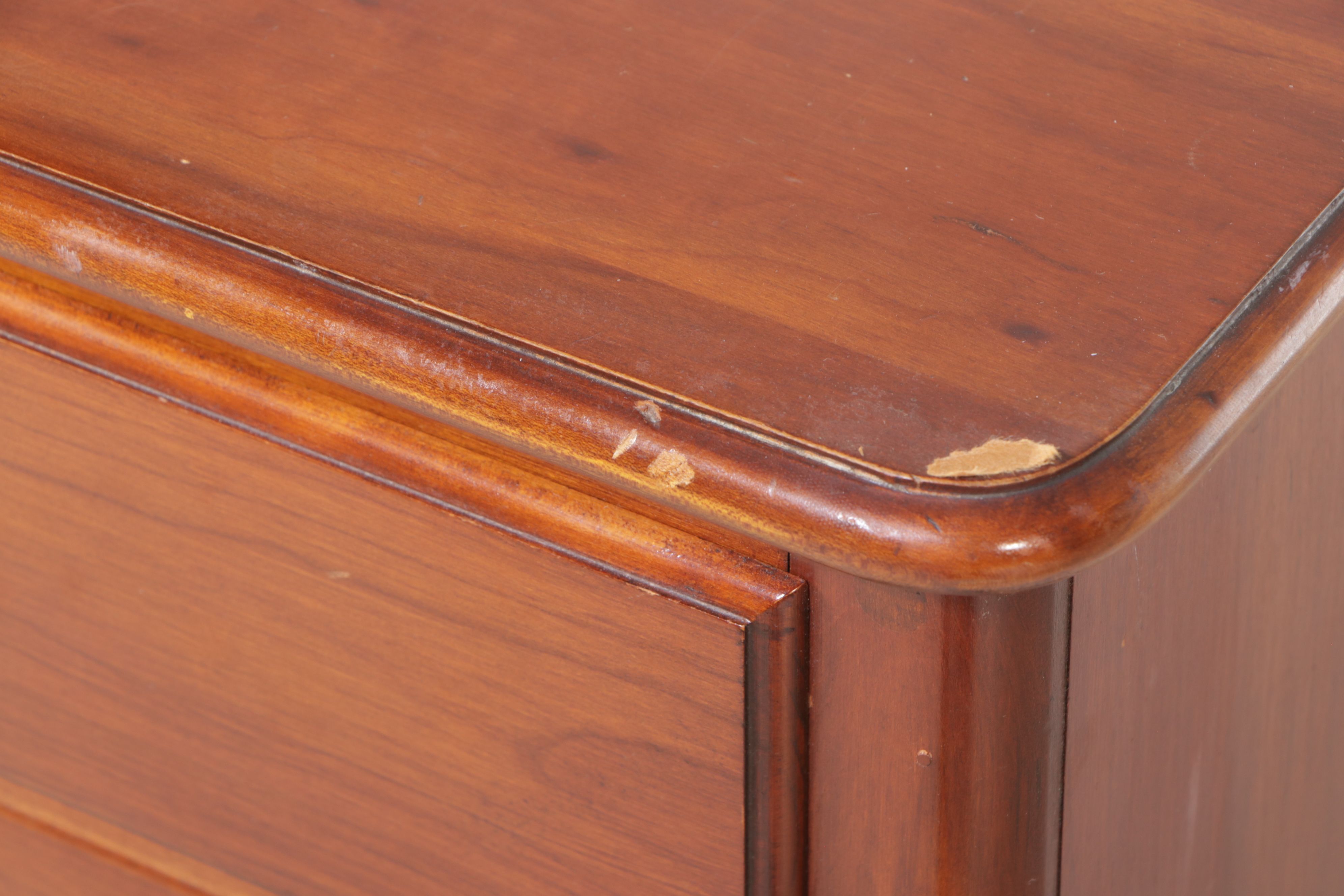 Lewisburg Chair & Furniture Co. Chippendale Style Chest of Drawers