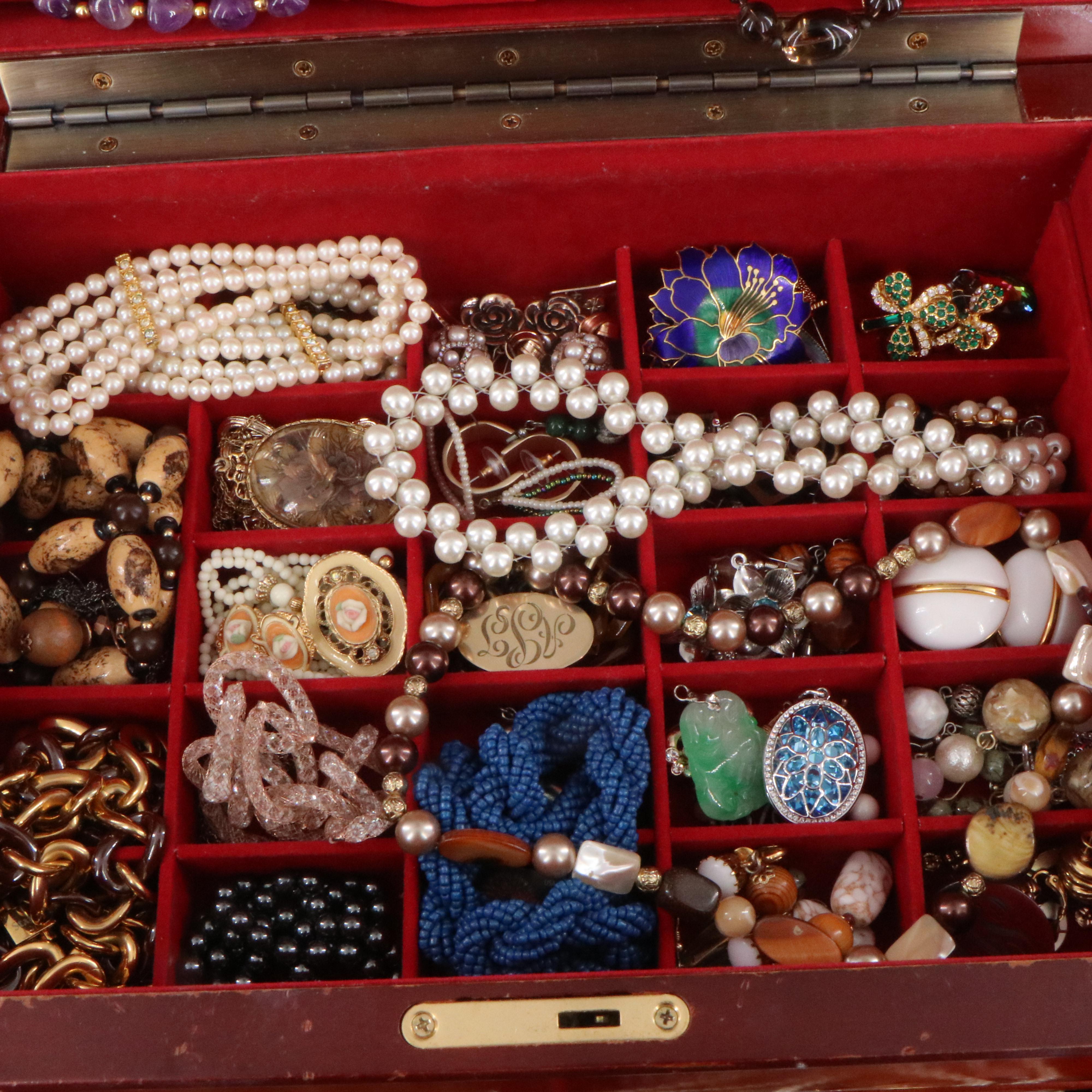 Uncommon Discoveries: Jewelry Collection
