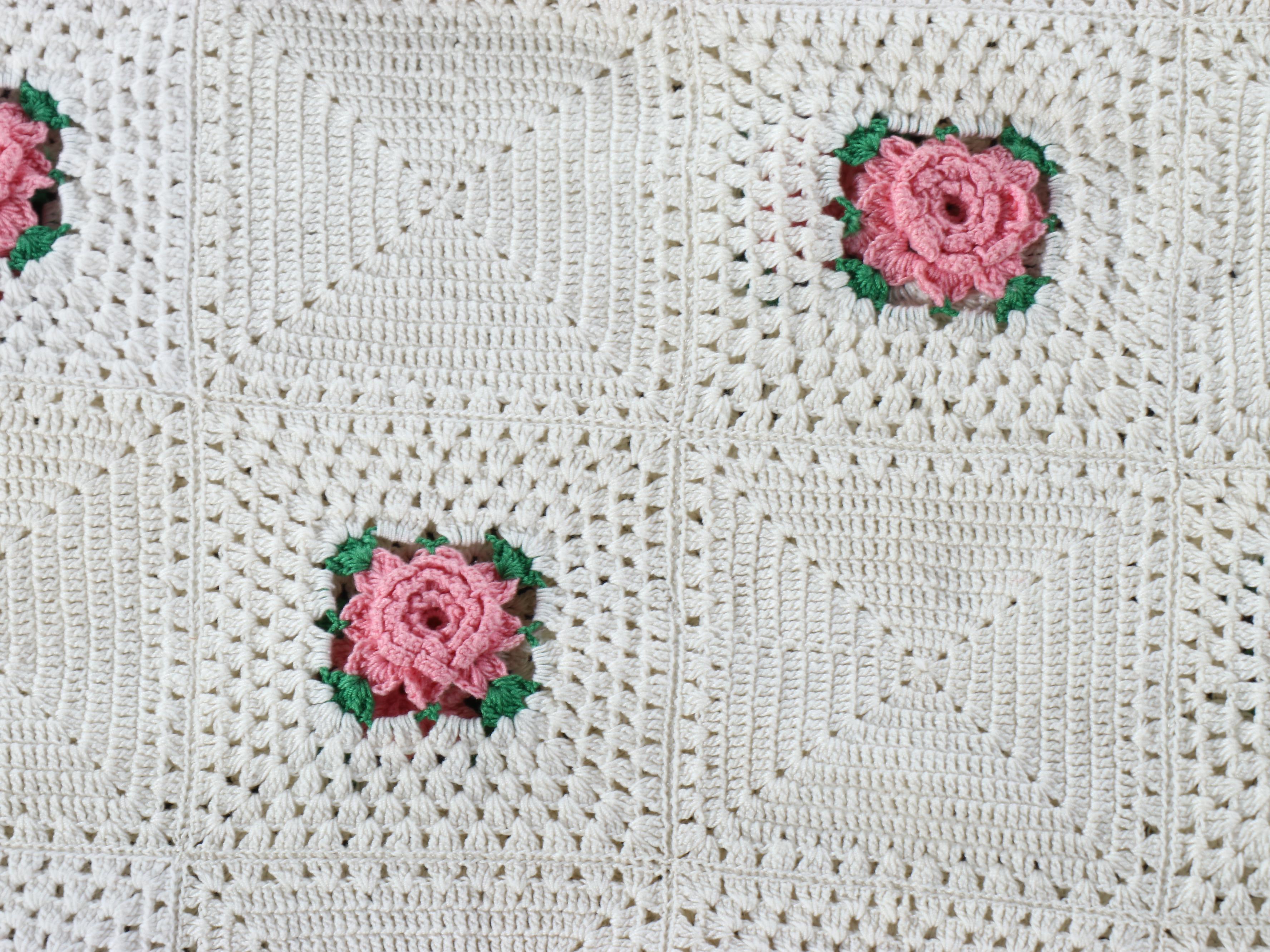 Crochet Rose and Block Coverlet with Tufted Matelassé Coverlets, Accent Pillows