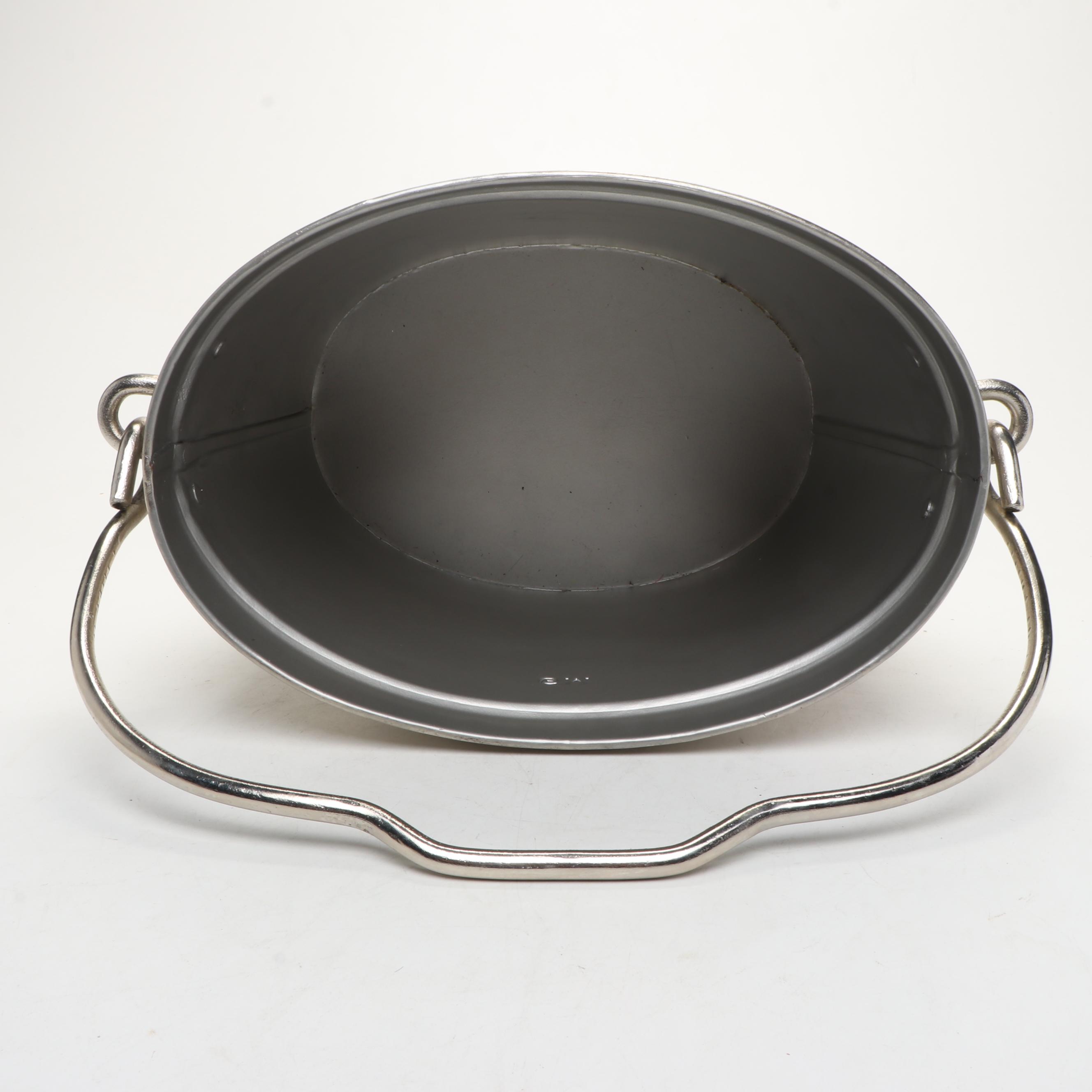 Mid Century Modern Style Metal Ice Bucket with Lid, Mid to Late 20th Century