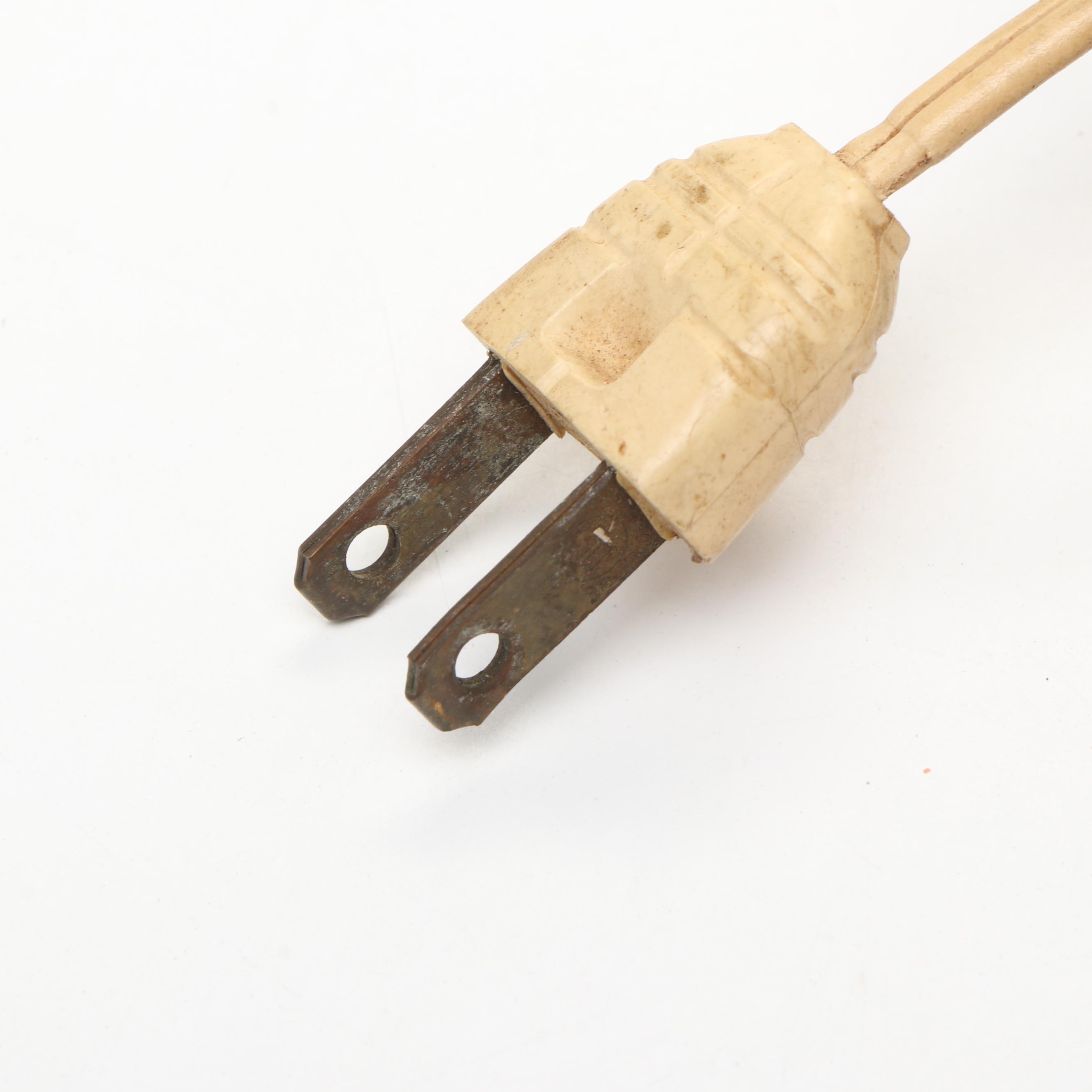 Allied Mfg. Company Plastic Pluto Electric Clock, Mid-20th Century