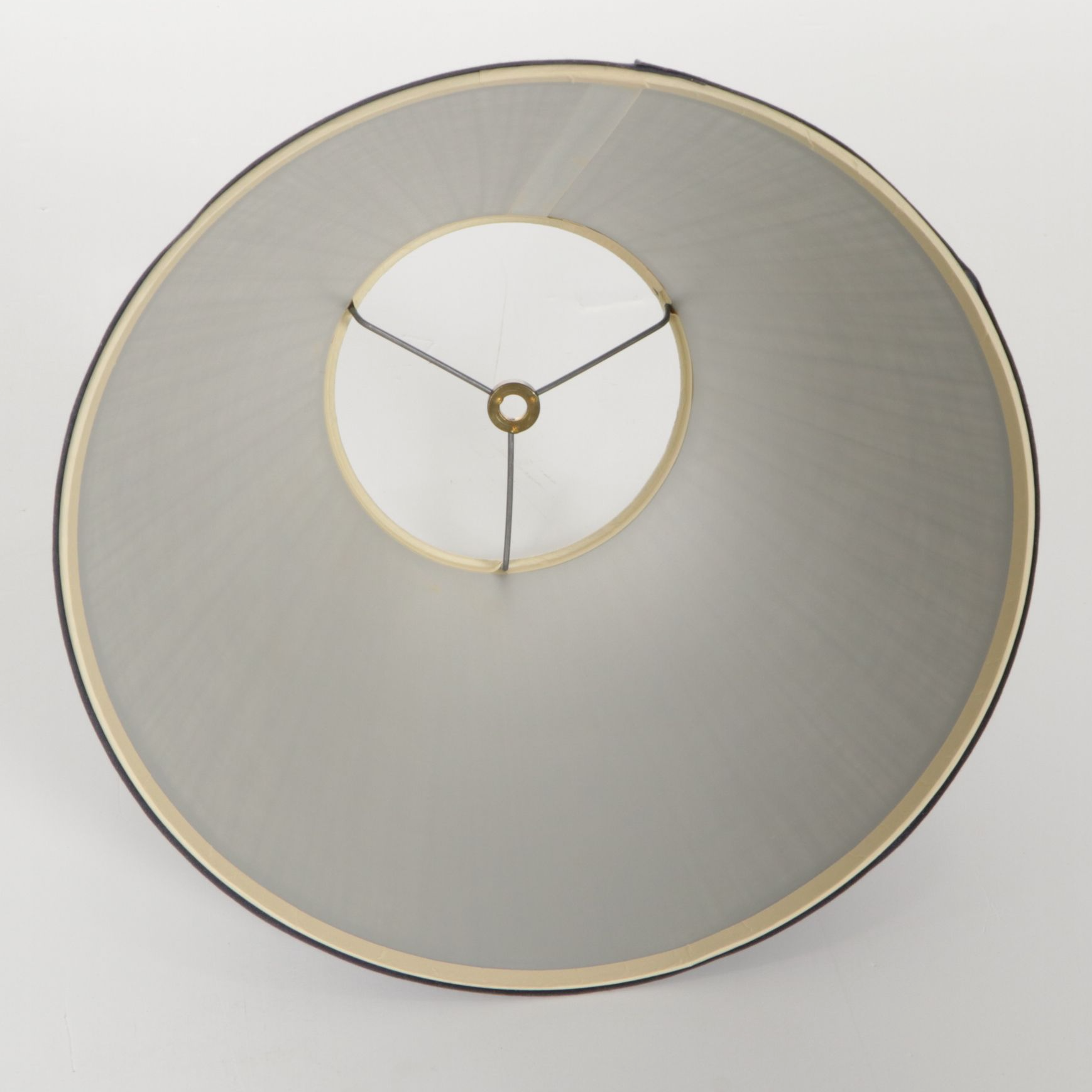 Vase-Shaped Ceramic Table Lamp with Quilted Floral Decoration, 21st Century