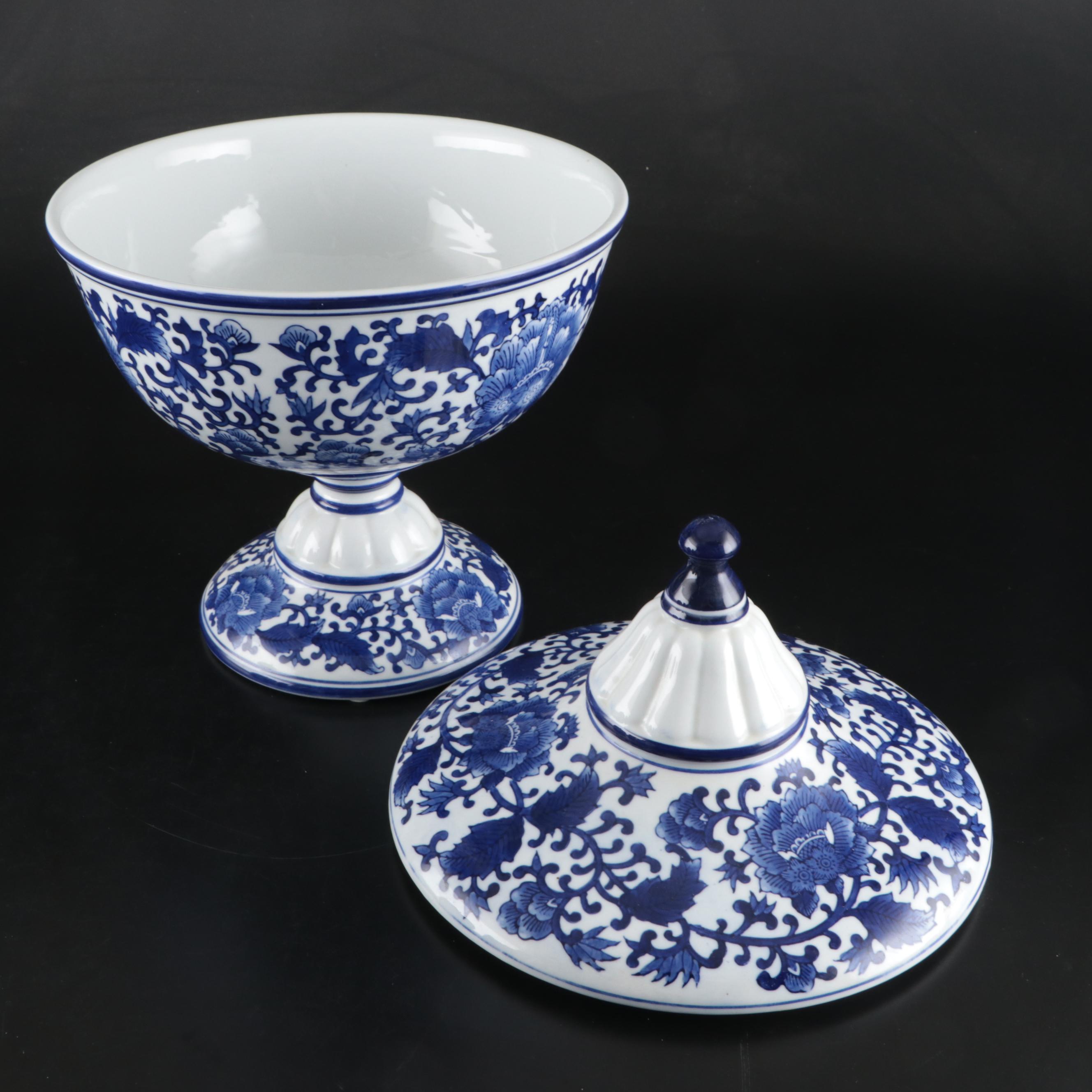 Chinese Blue and White Porcelain Jars and Lidded Pedestal Bowl