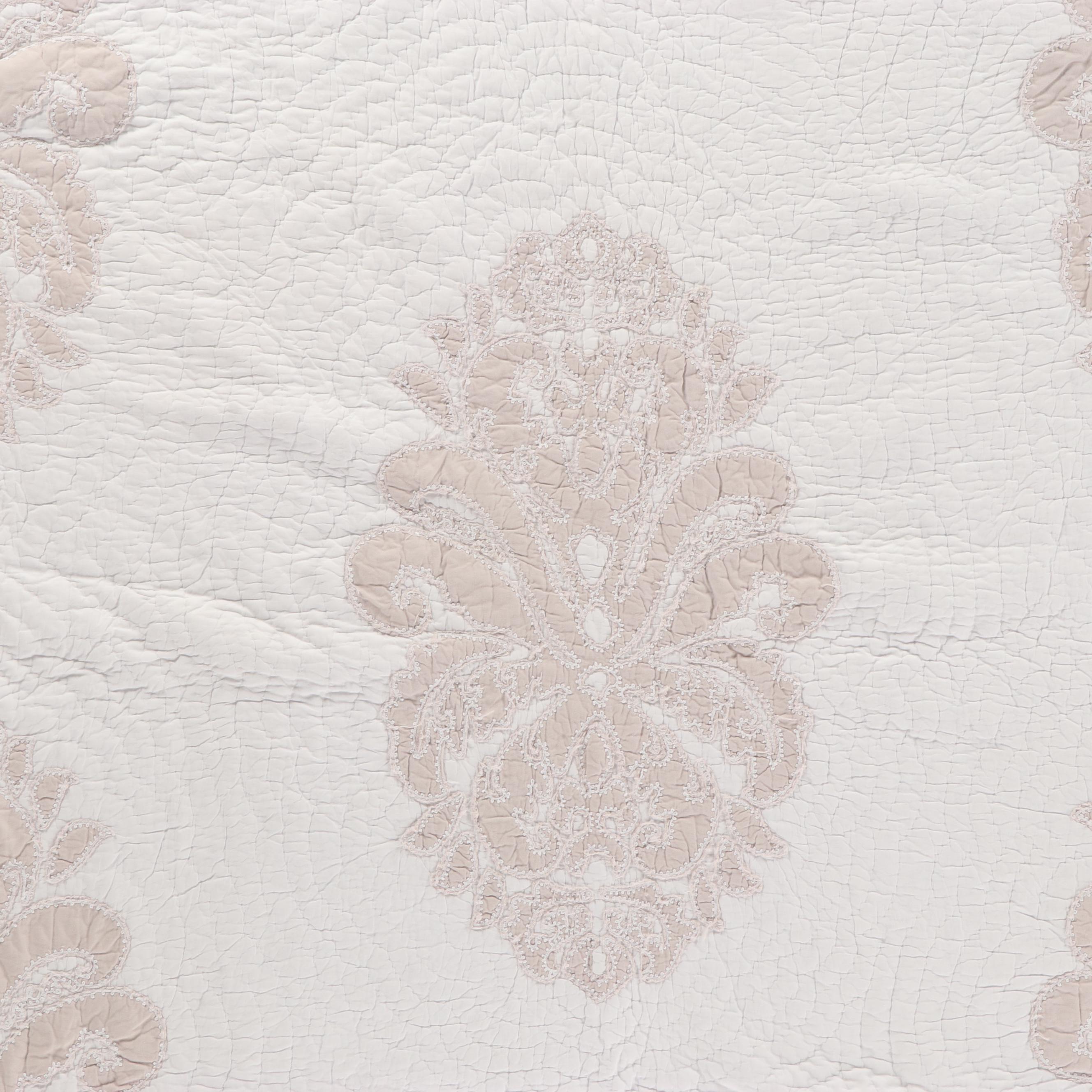 Southern Living "Eloise" California King Applique Quilt