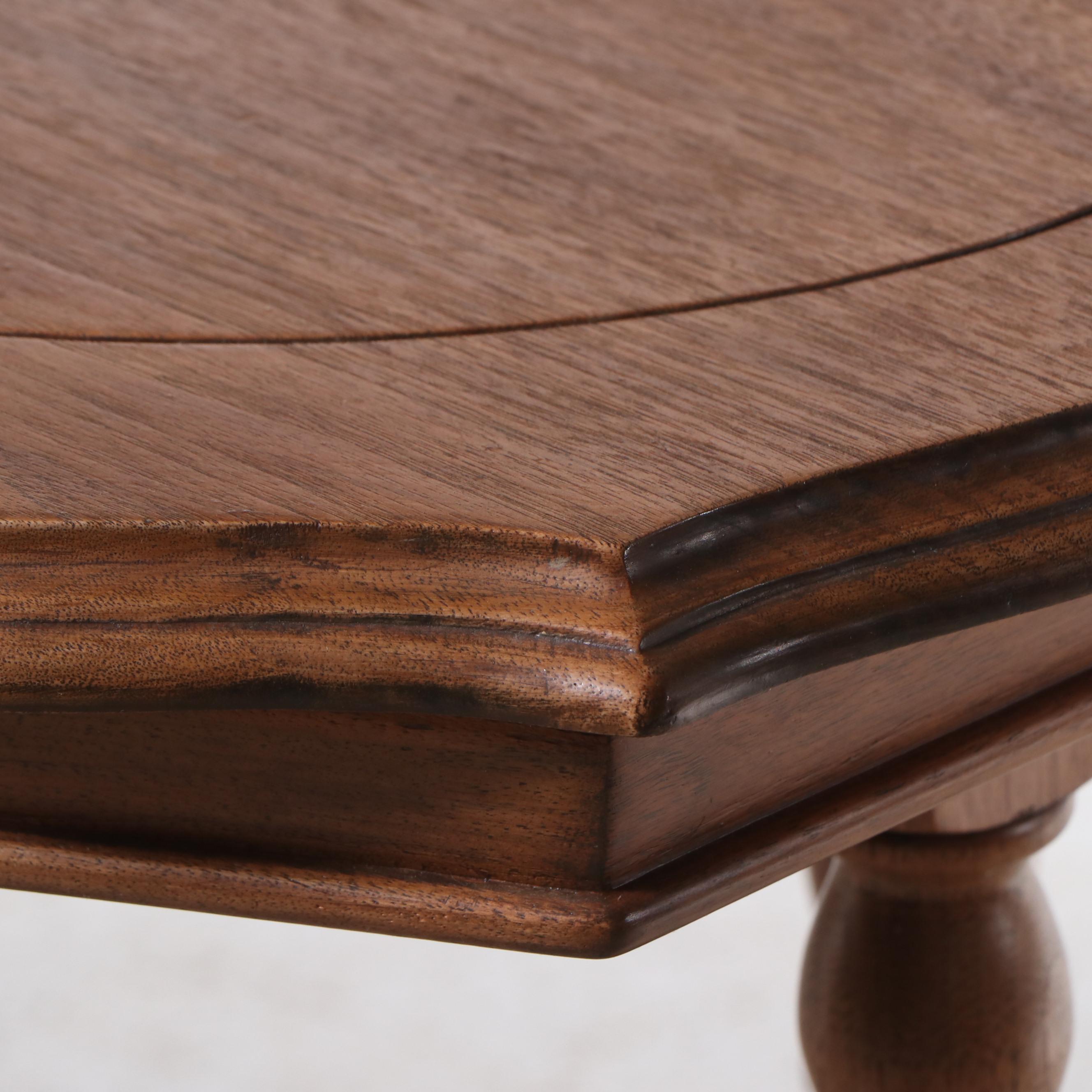 Bobbin-Turned Walnut Parlor Table, 20th Century