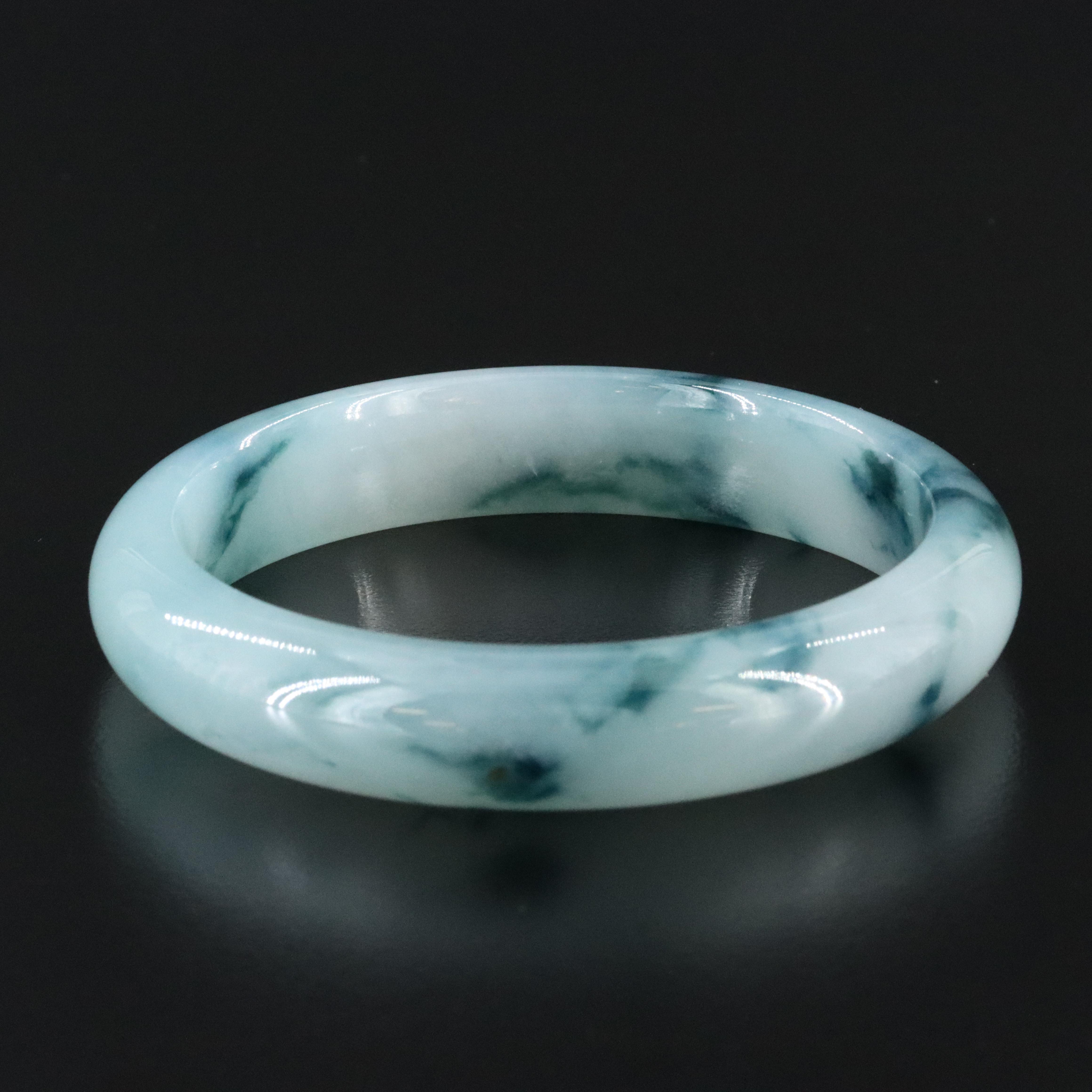 Jadeite Hololith Bangle with Box and Stand
