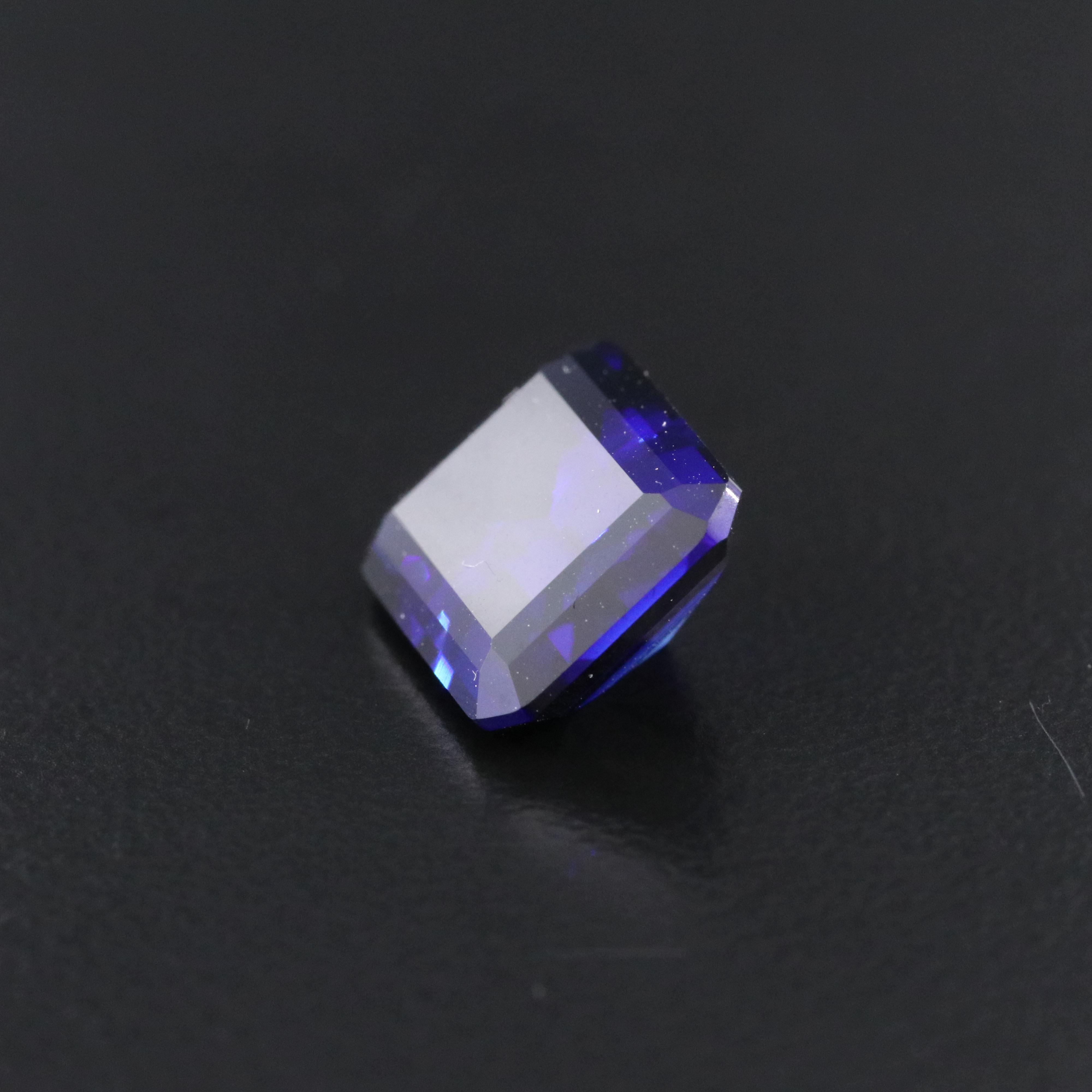 Loose 5.58 CT Lab Grown Sapphire