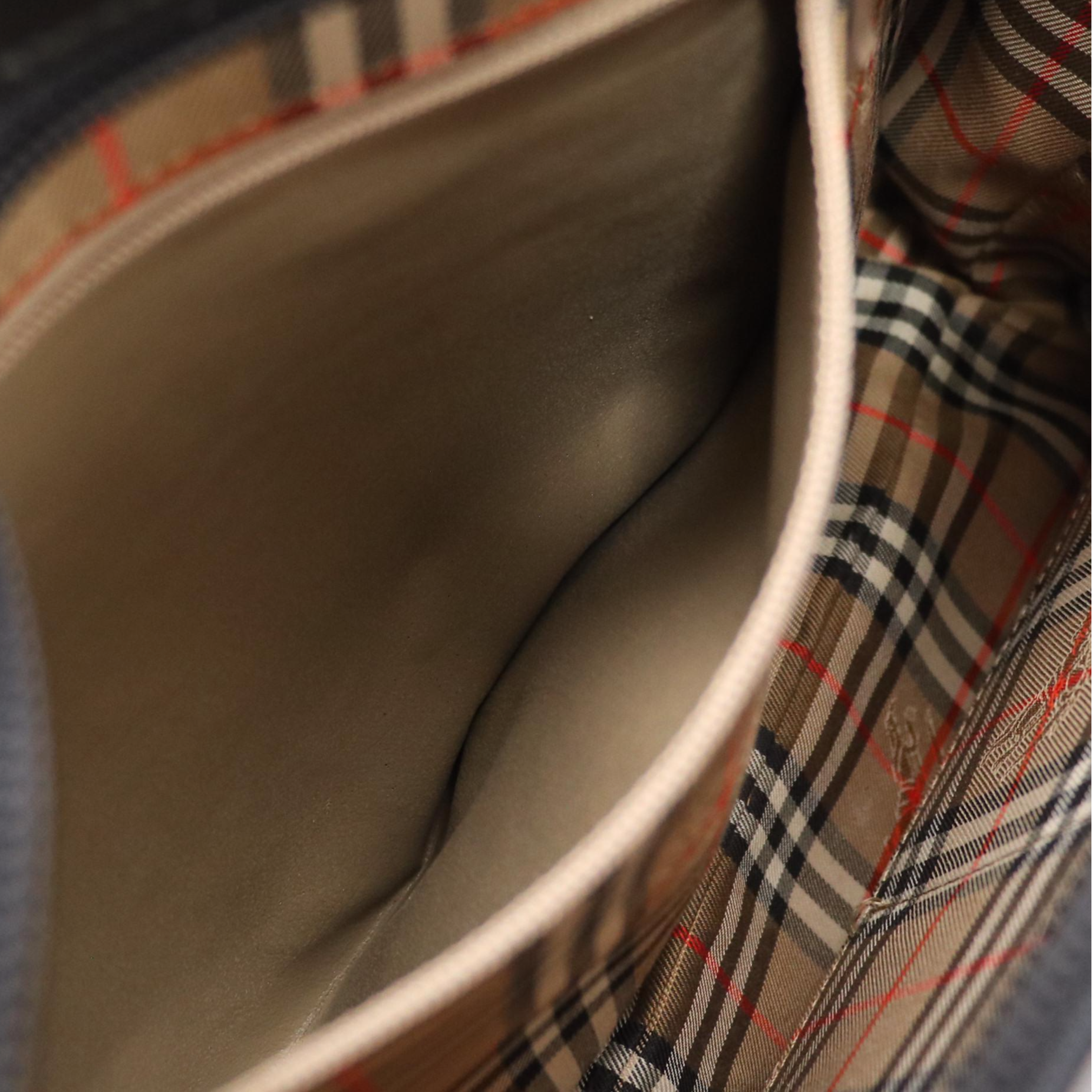 Burberry Handbag in Black Smooth Leather with Nova Check Canvas Stripe