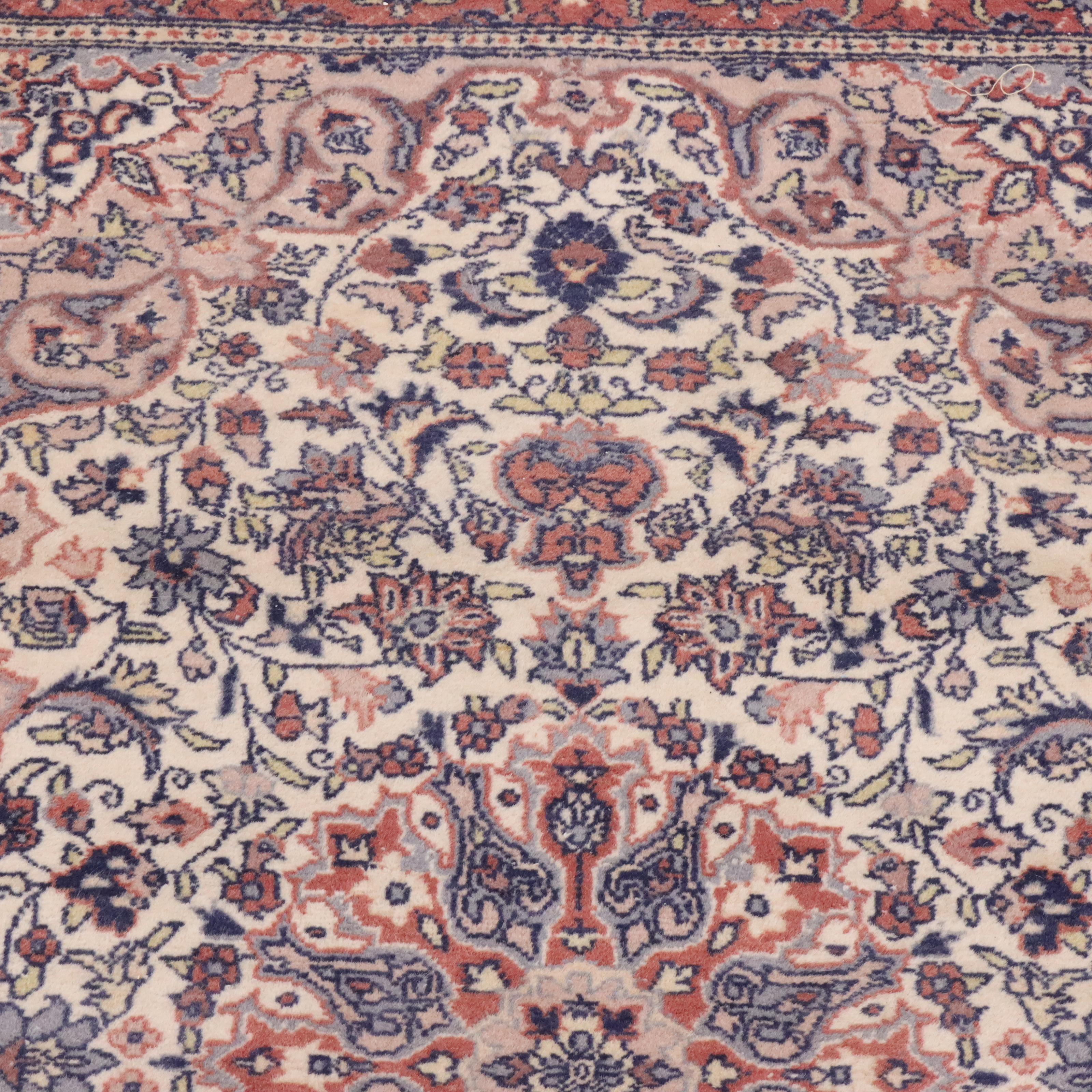 2'7 x 4'5 Hand-Knotted Persian Isfahan Accent Rug