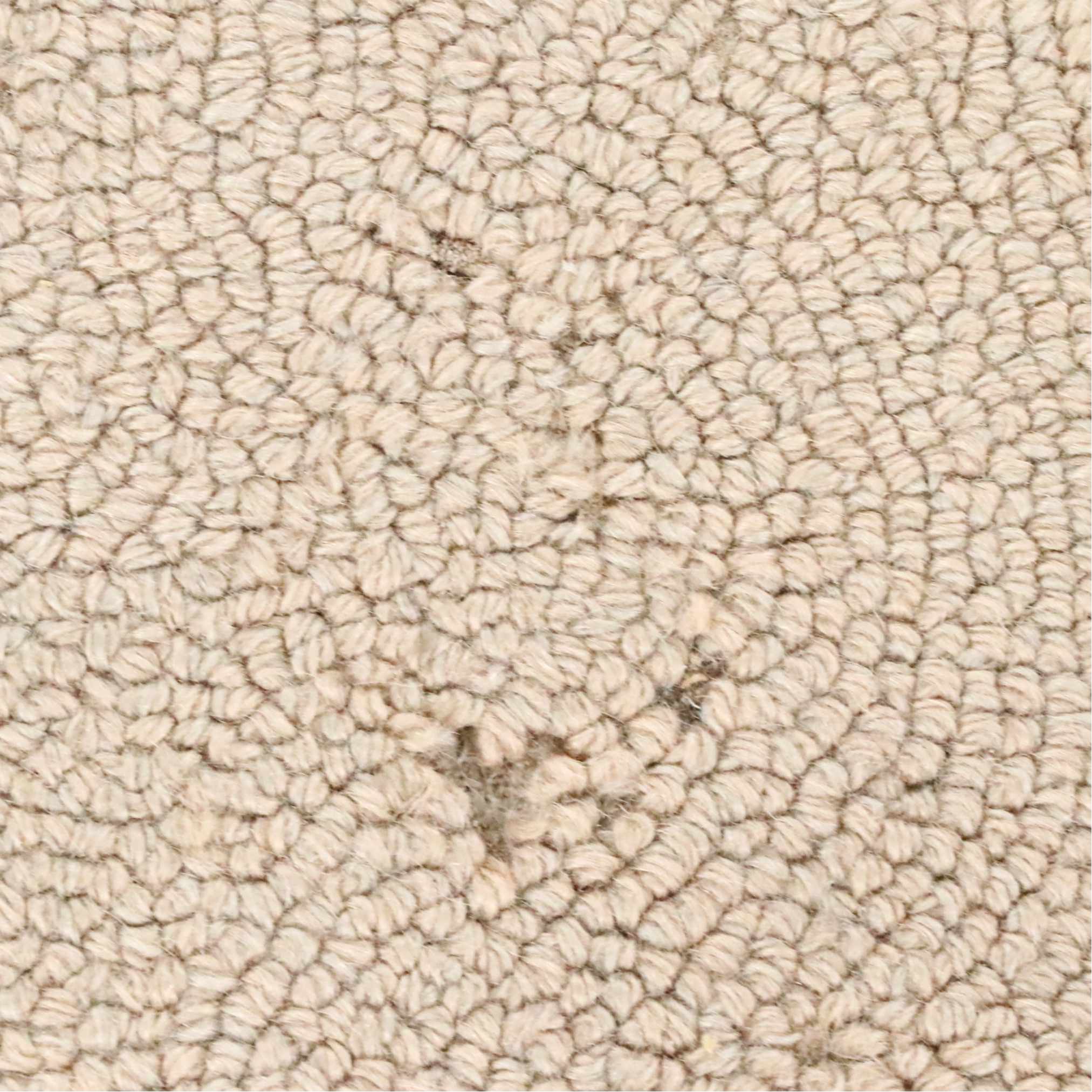 4' x 6' Hand-Tufted Rose and Thorns Area Rug