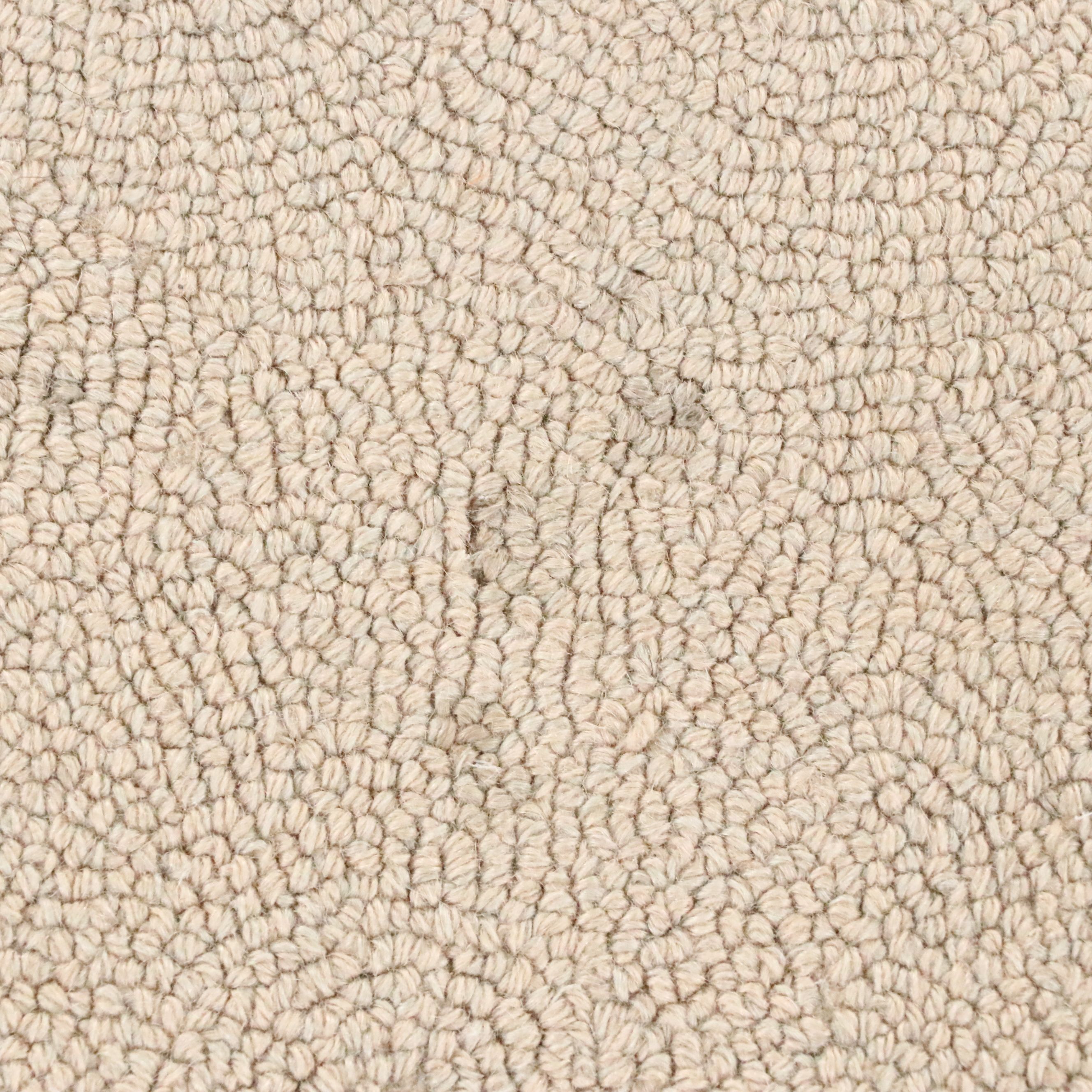 4' x 6' Hand-Tufted Rose and Thorns Area Rug