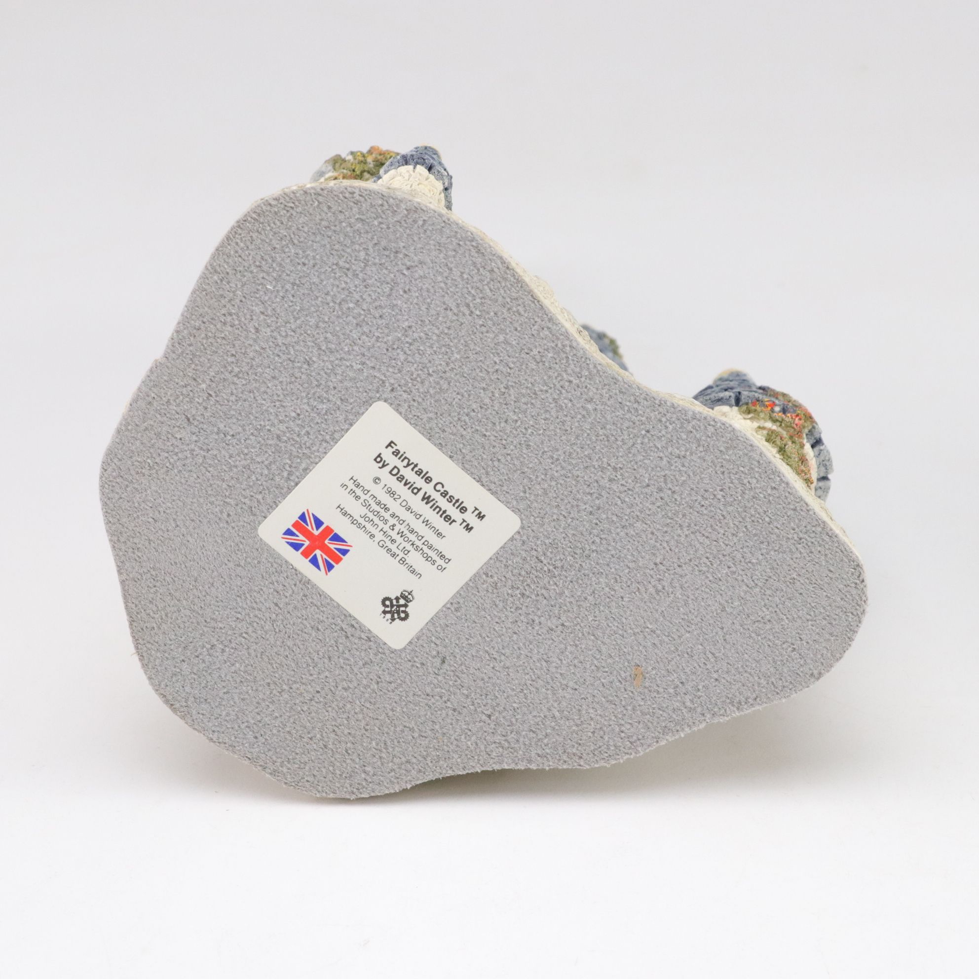 Five David Winter Cottages with "Fairytale Castle", Late 20th Century