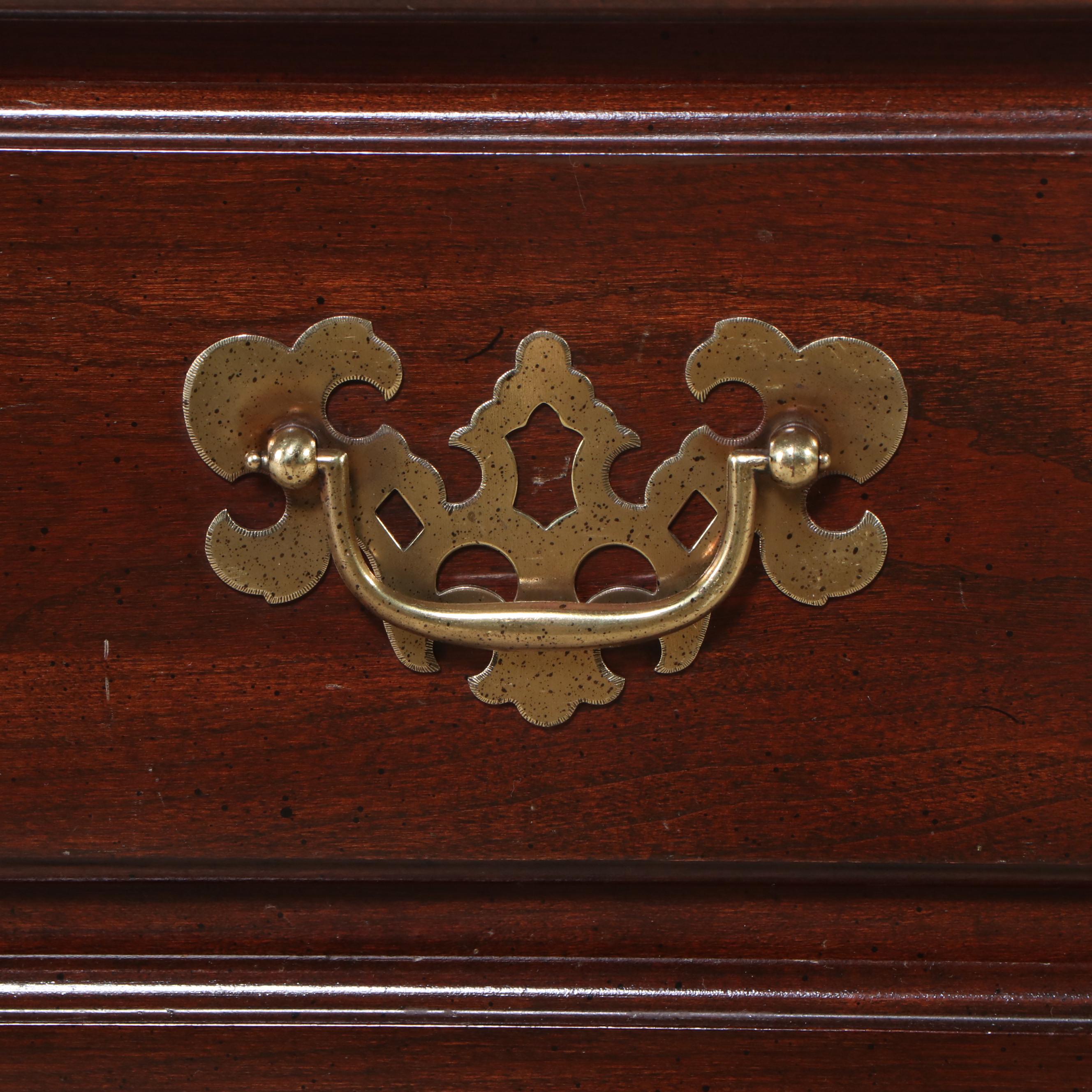 Ethan Allen Queen Anne Style Mahogany Lowboy, Late 20th Century