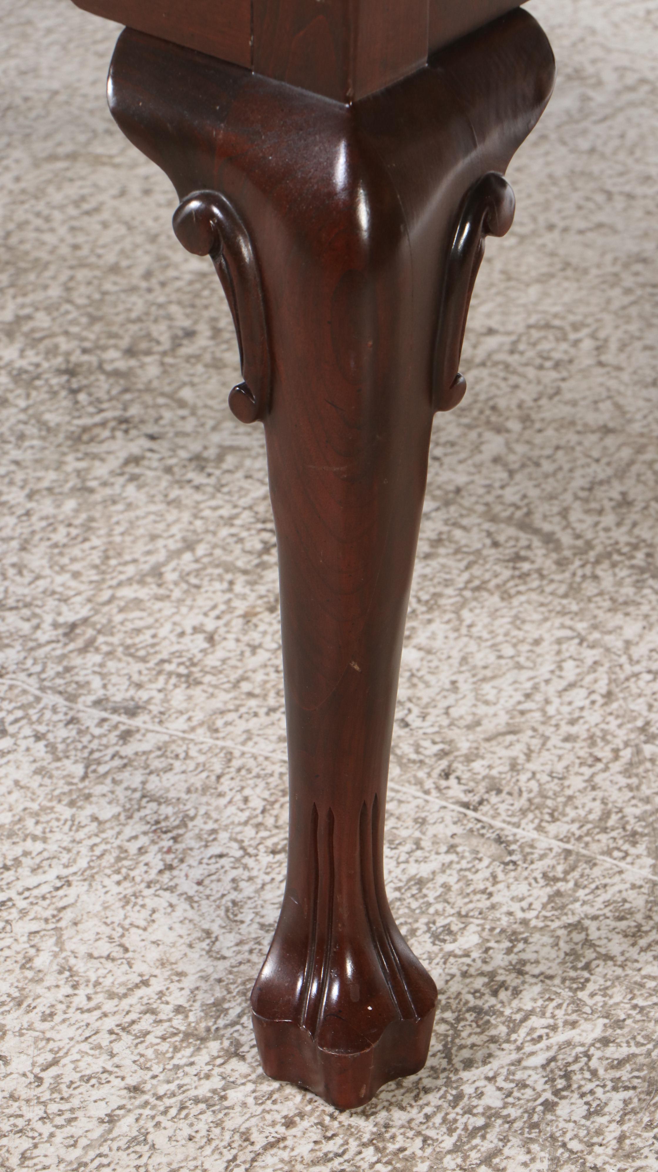 Ethan Allen Queen Anne Style Mahogany Lowboy, Late 20th Century