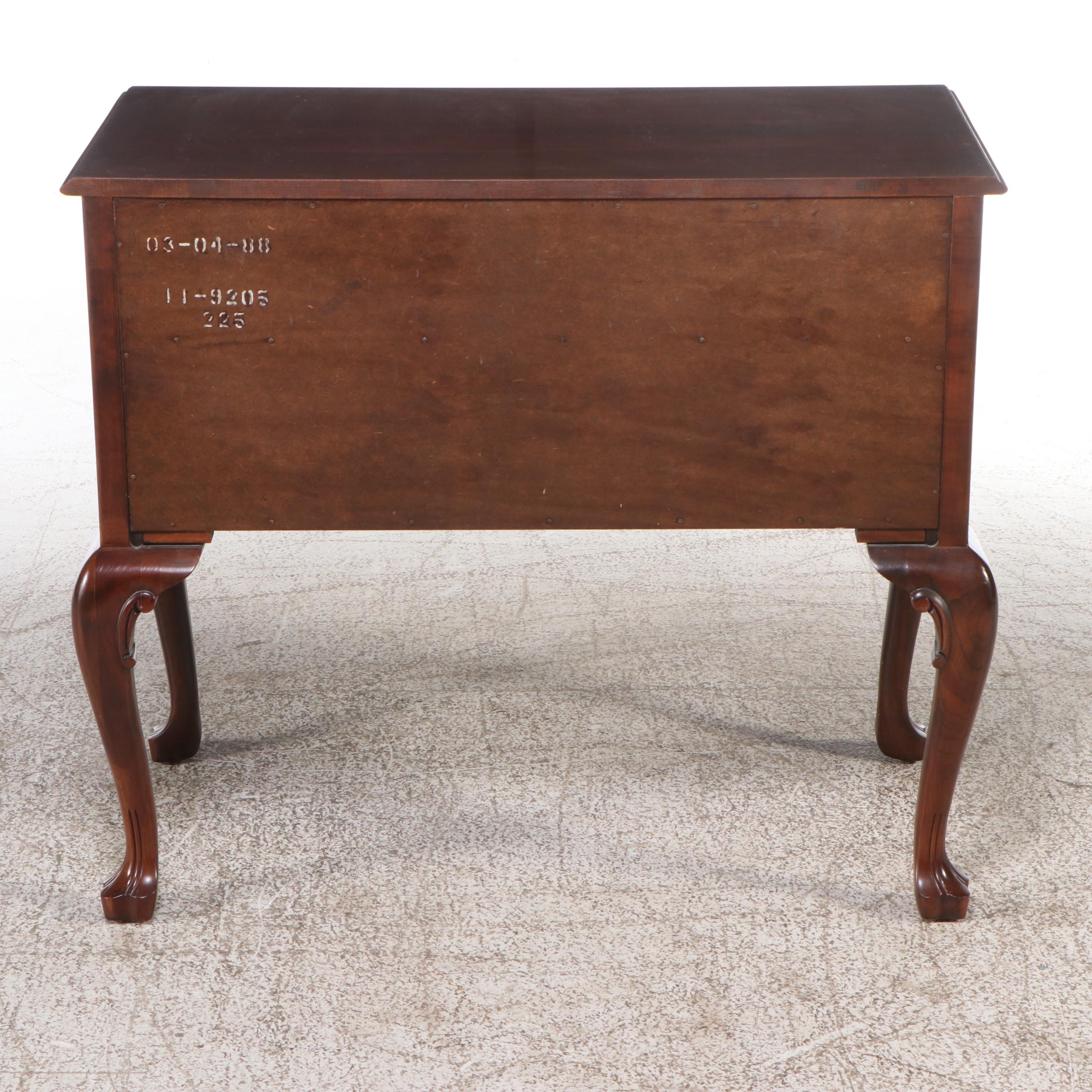 Ethan Allen Queen Anne Style Mahogany Lowboy, Late 20th Century