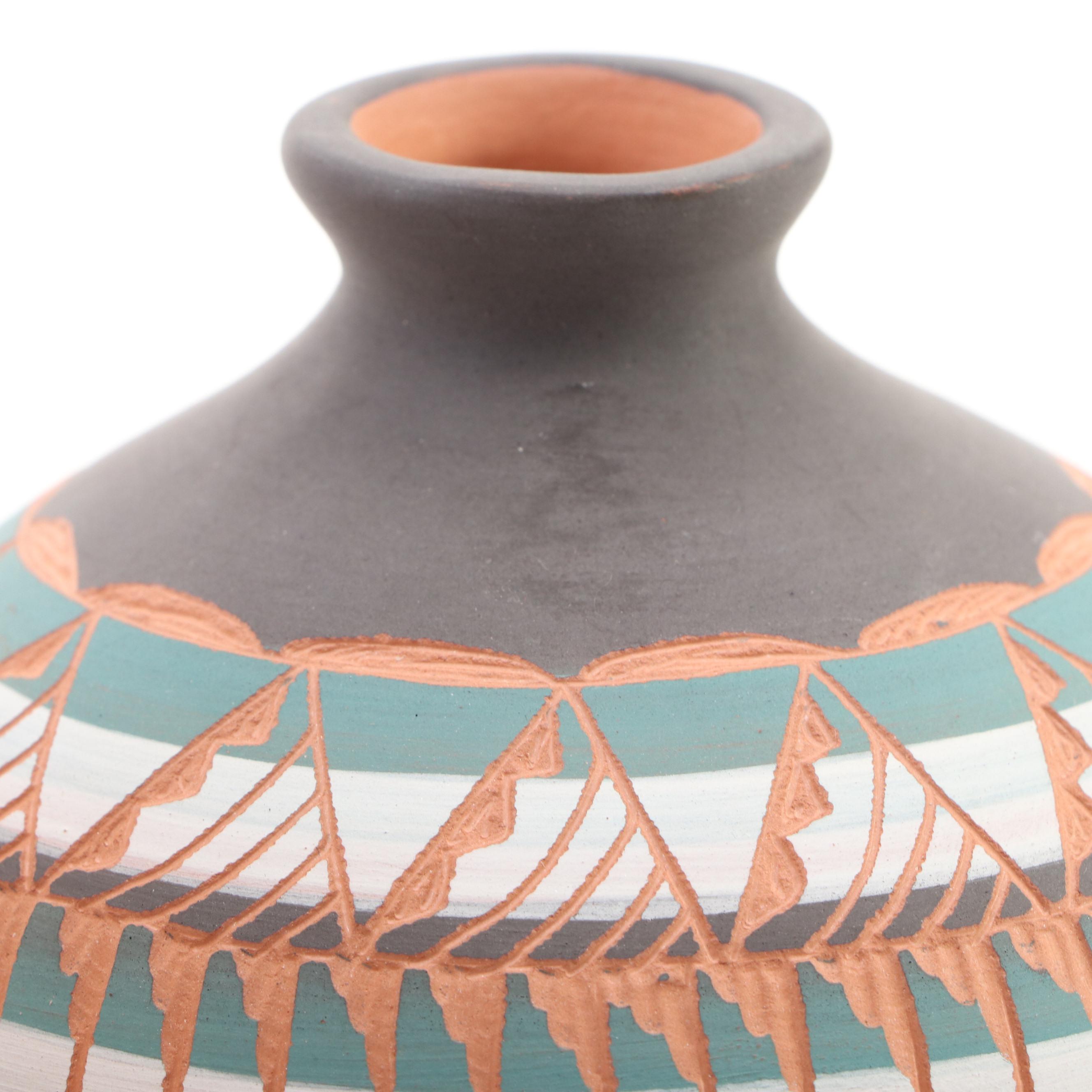 Jemez Pueblo Storyteller Figure & Navajo Diné Sgraffito Pottery Vessels, 20th C