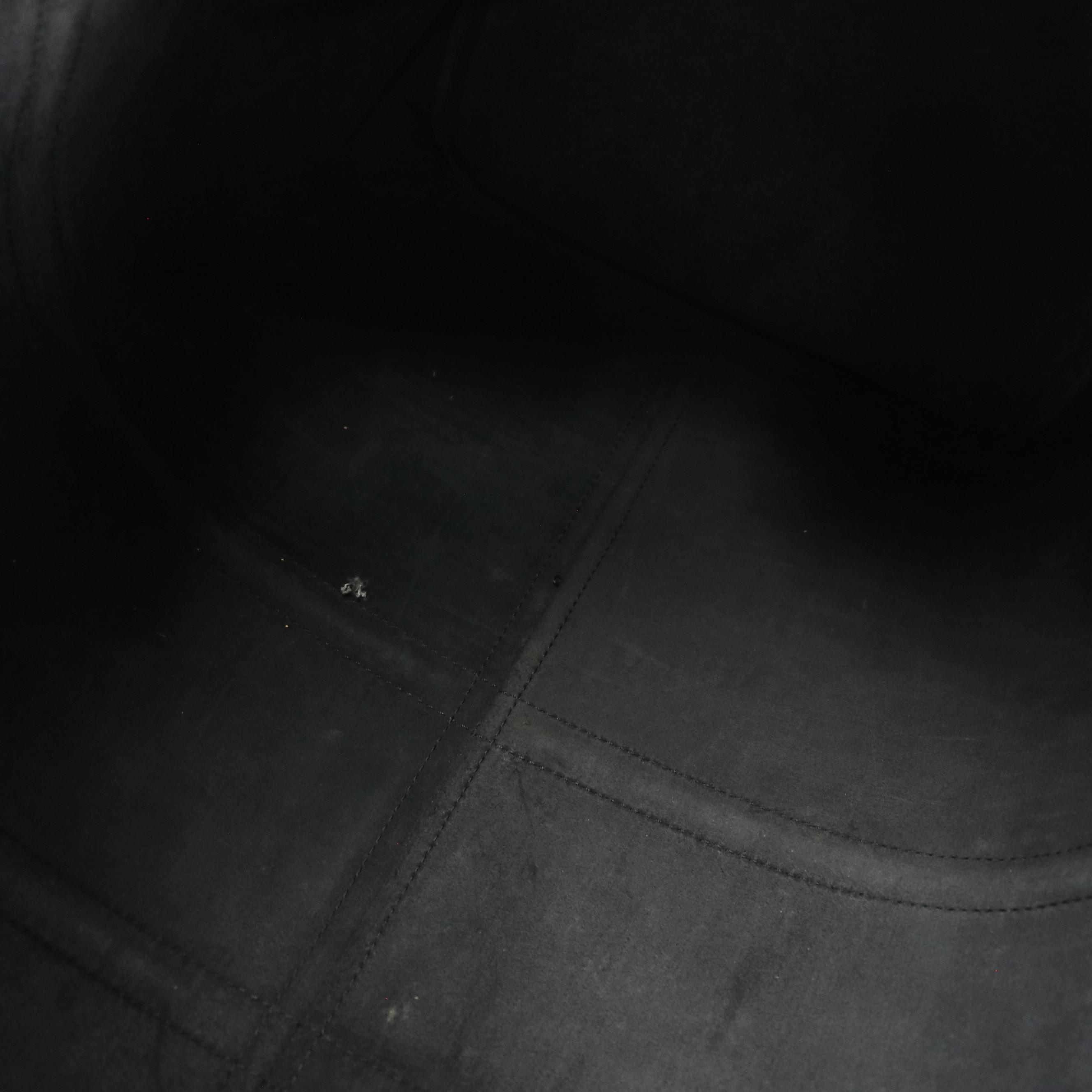 Louis Vuitton Keepall 55 Duffle Bag in Black Epi Leather