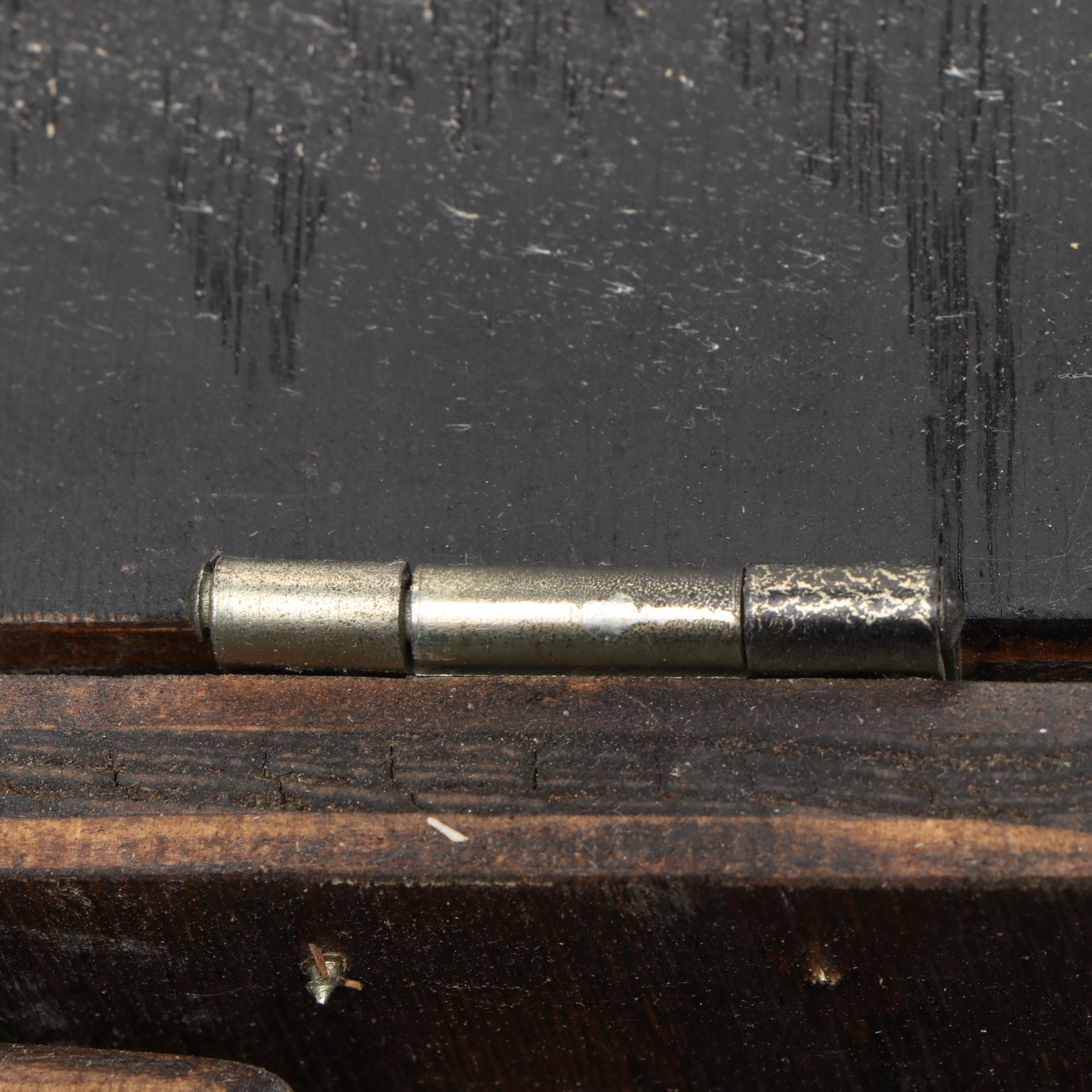 Wooden Oversize Dice and Chest