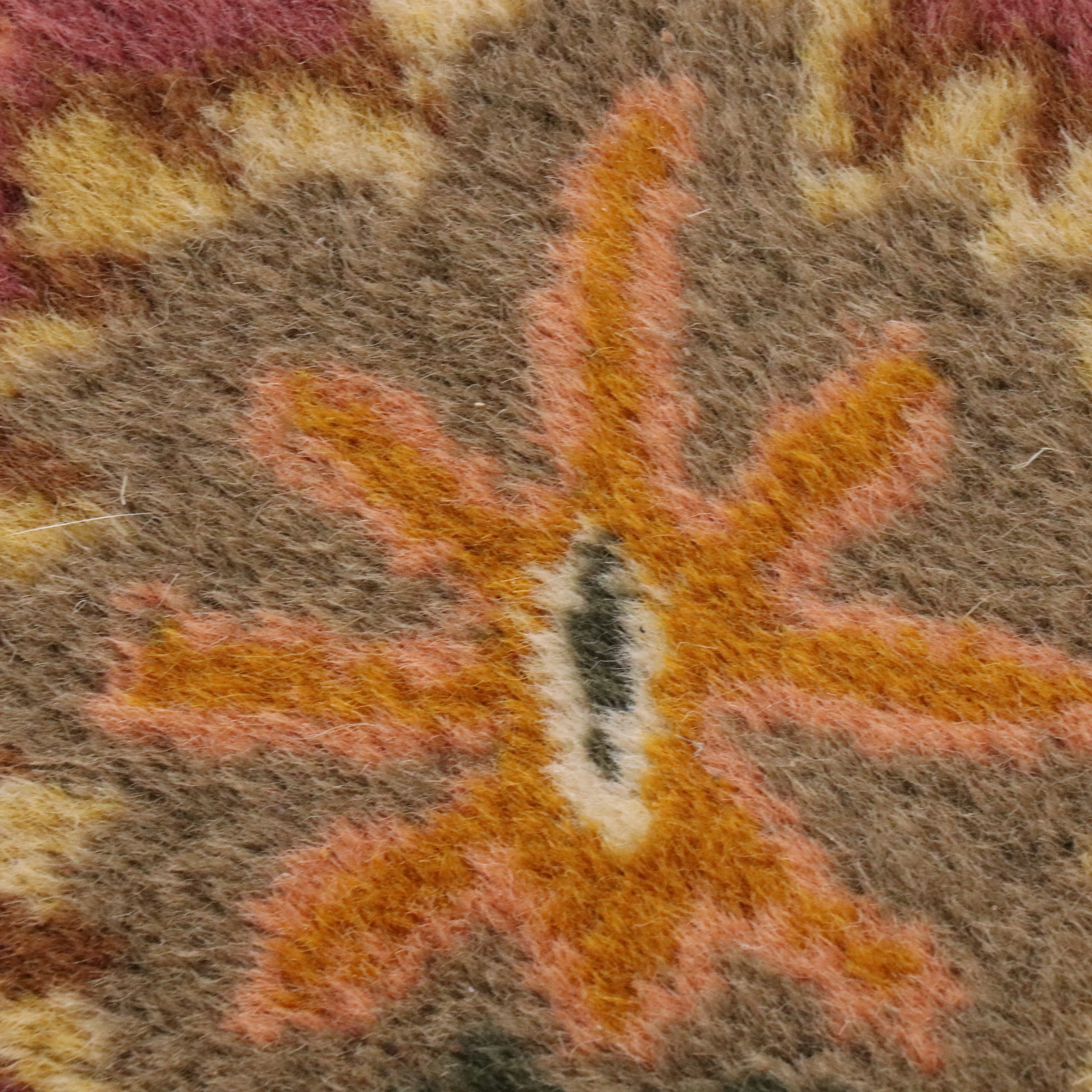 7'11 x 10'2 Hand-Tufted Indian Agra Area Rug