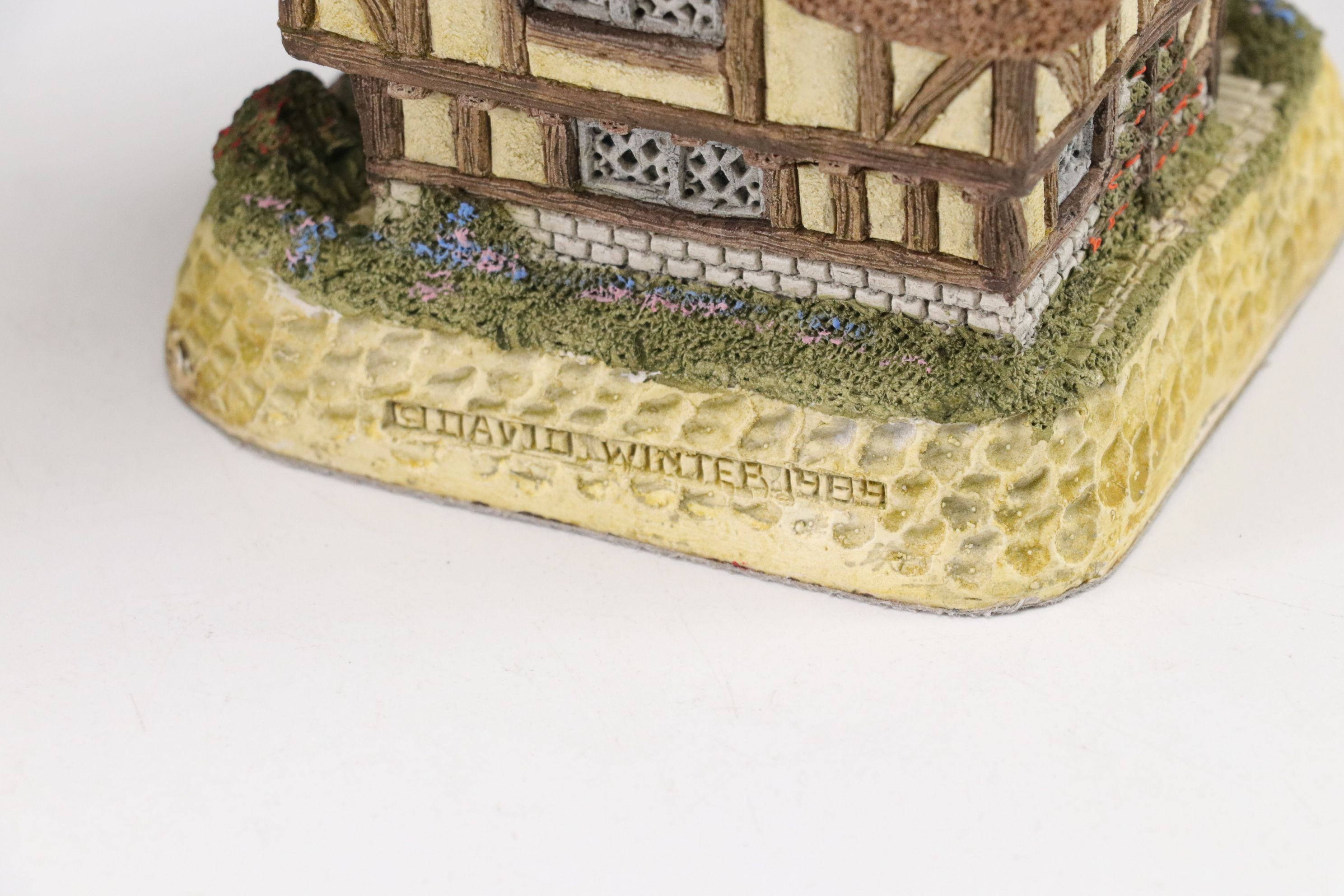 David Winter Monthly "British Traditions" Village Cottage Collection, 1989