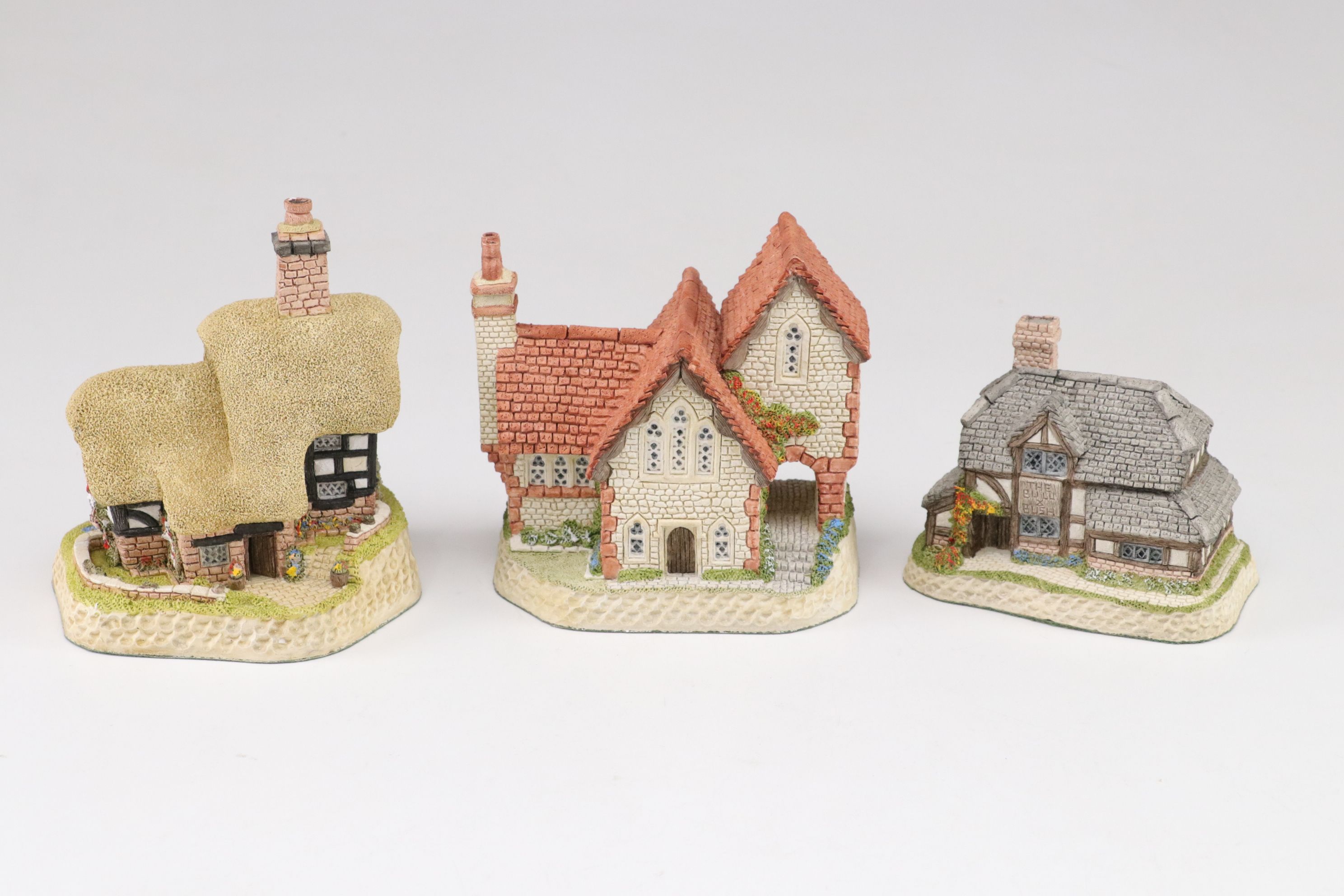 David Winter Monthly "British Traditions" Village Cottage Collection, 1989