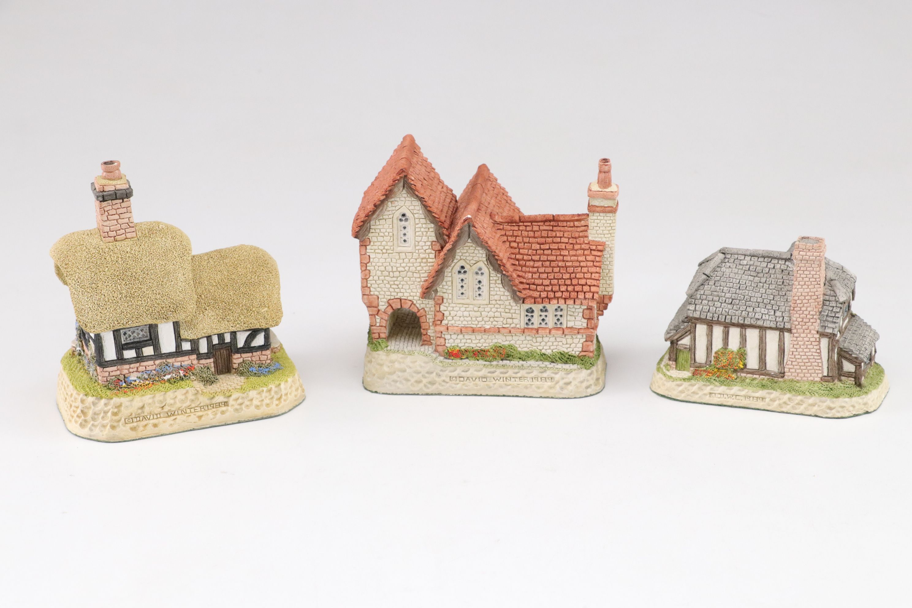 David Winter Monthly "British Traditions" Village Cottage Collection, 1989