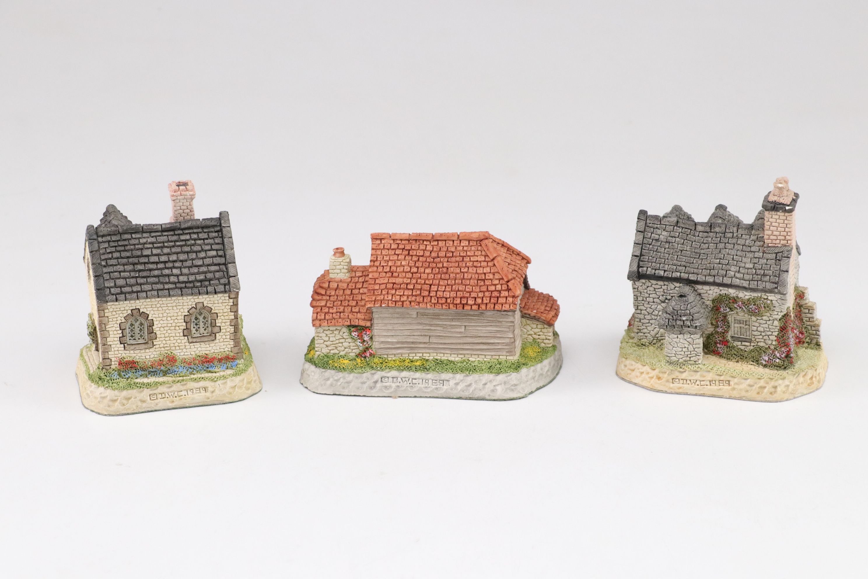 David Winter Monthly "British Traditions" Village Cottage Collection, 1989