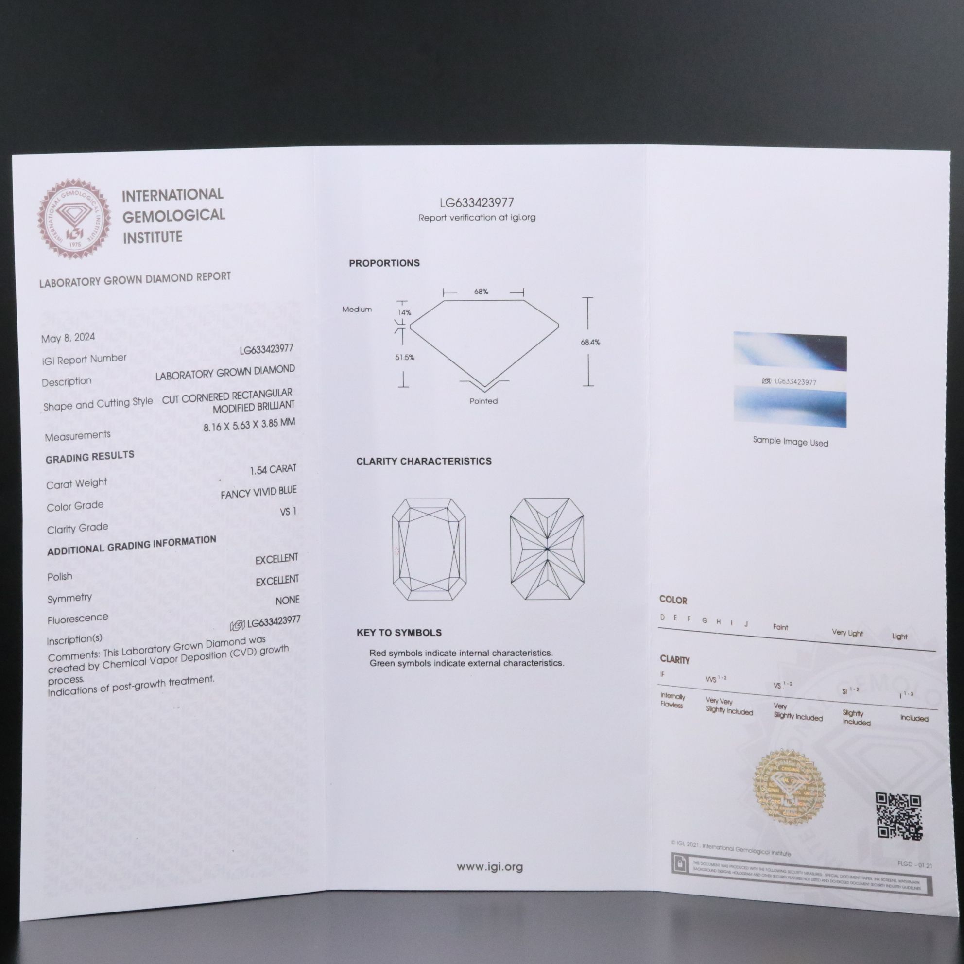 18K 1.74 CTW Lab Grown Diamond Necklace with IGI Report and Fancy Blue Center