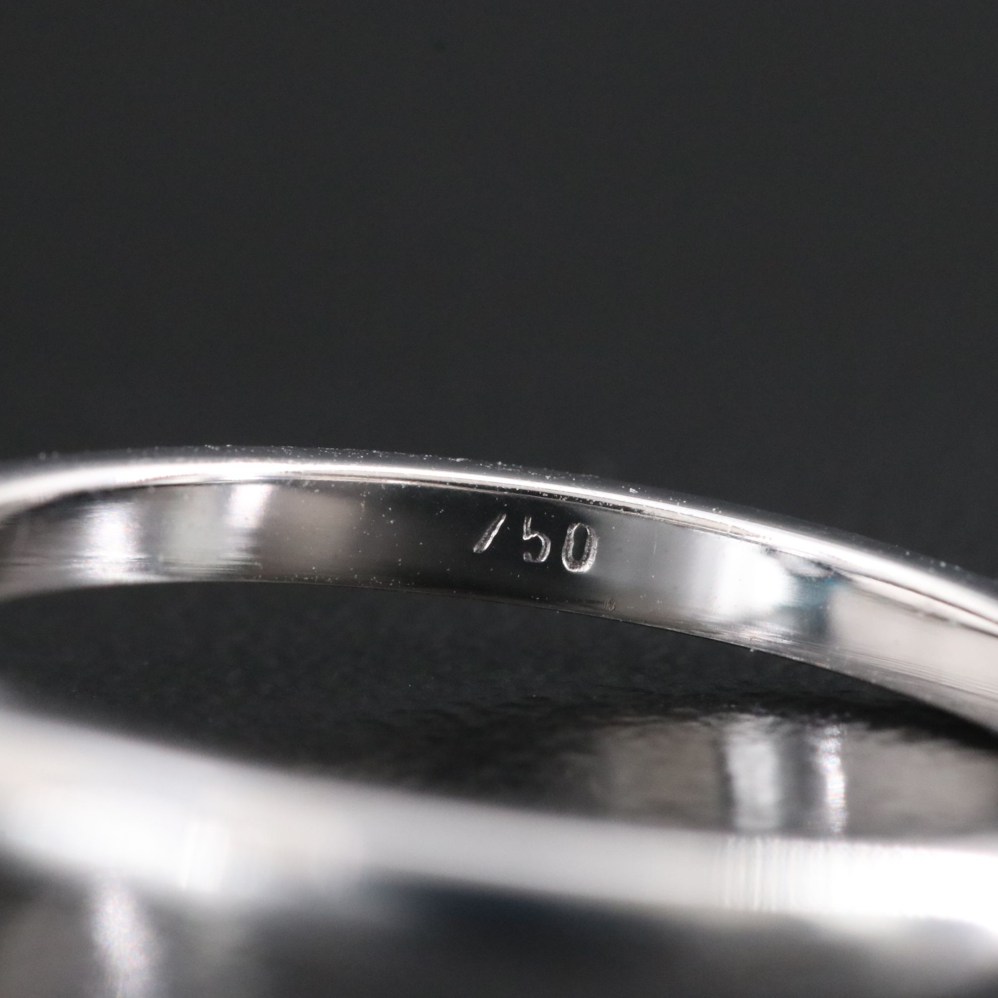 18K 2.02 CT Fancy Vivid Blue Lab Grown Diamond Ring with IGI Report