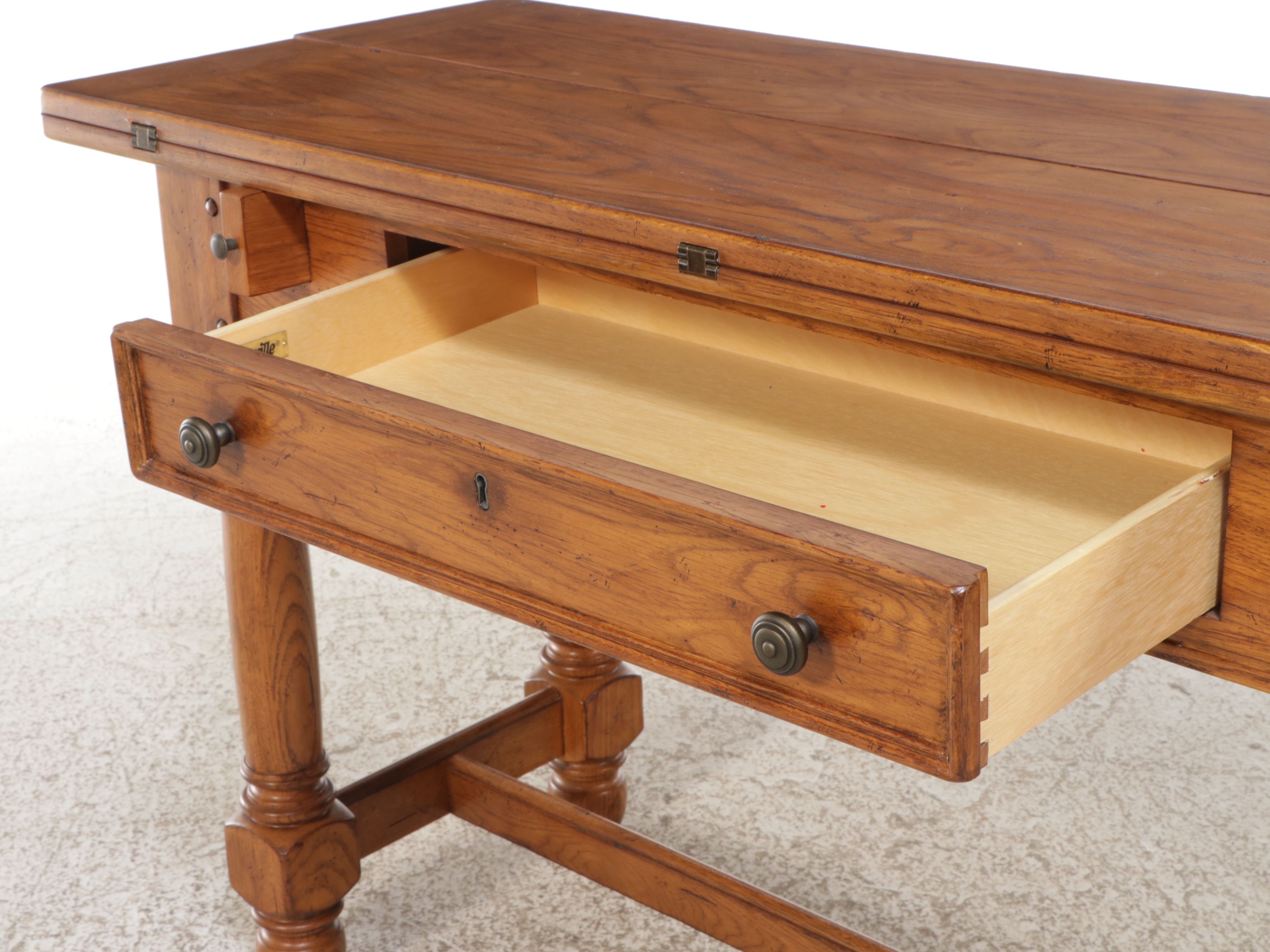 Thomasville Jacobean Style Oak Drop Leaf Convertible Dining Table