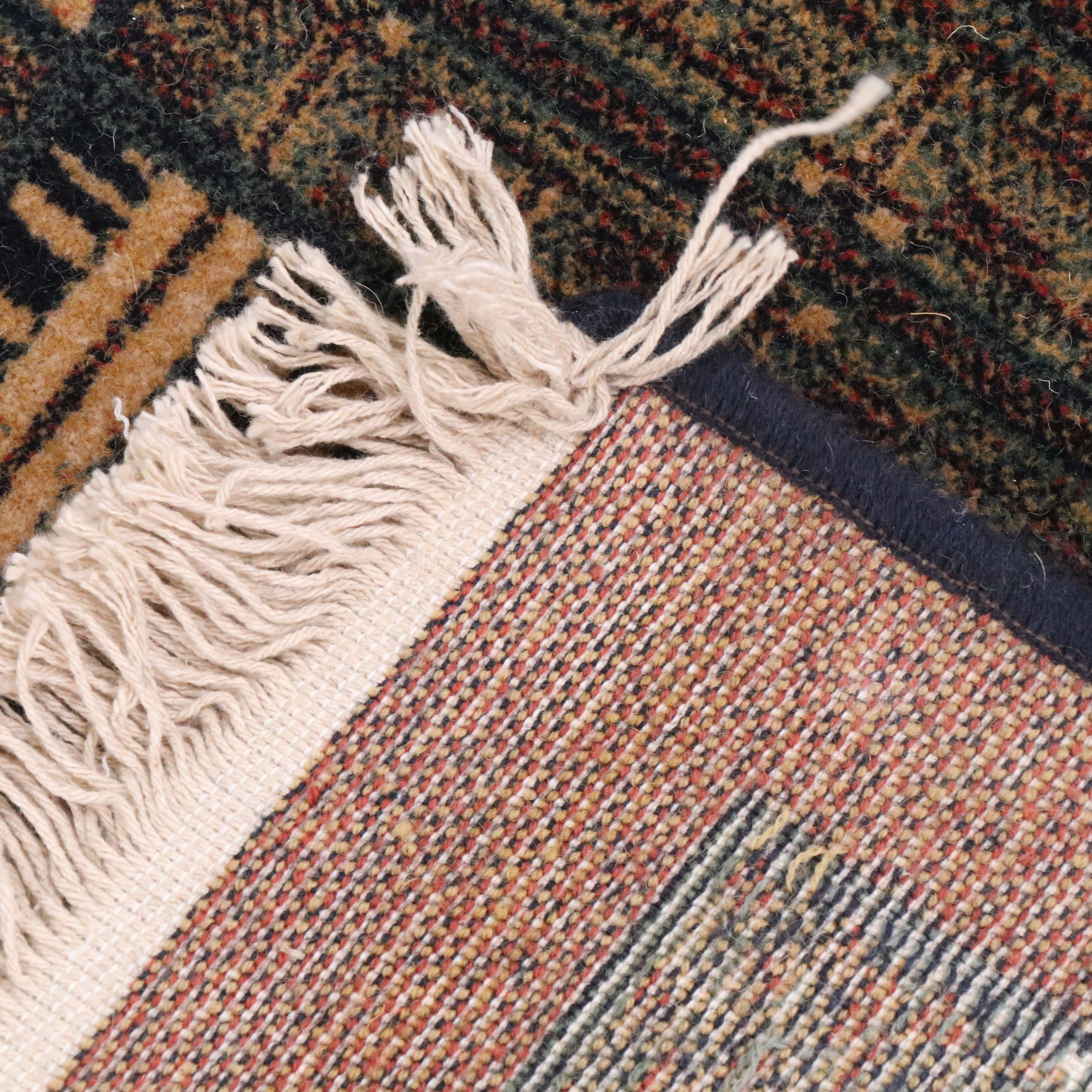 5'6 x 8'1 Machine Made Couristan Mirage Collection Area Rug