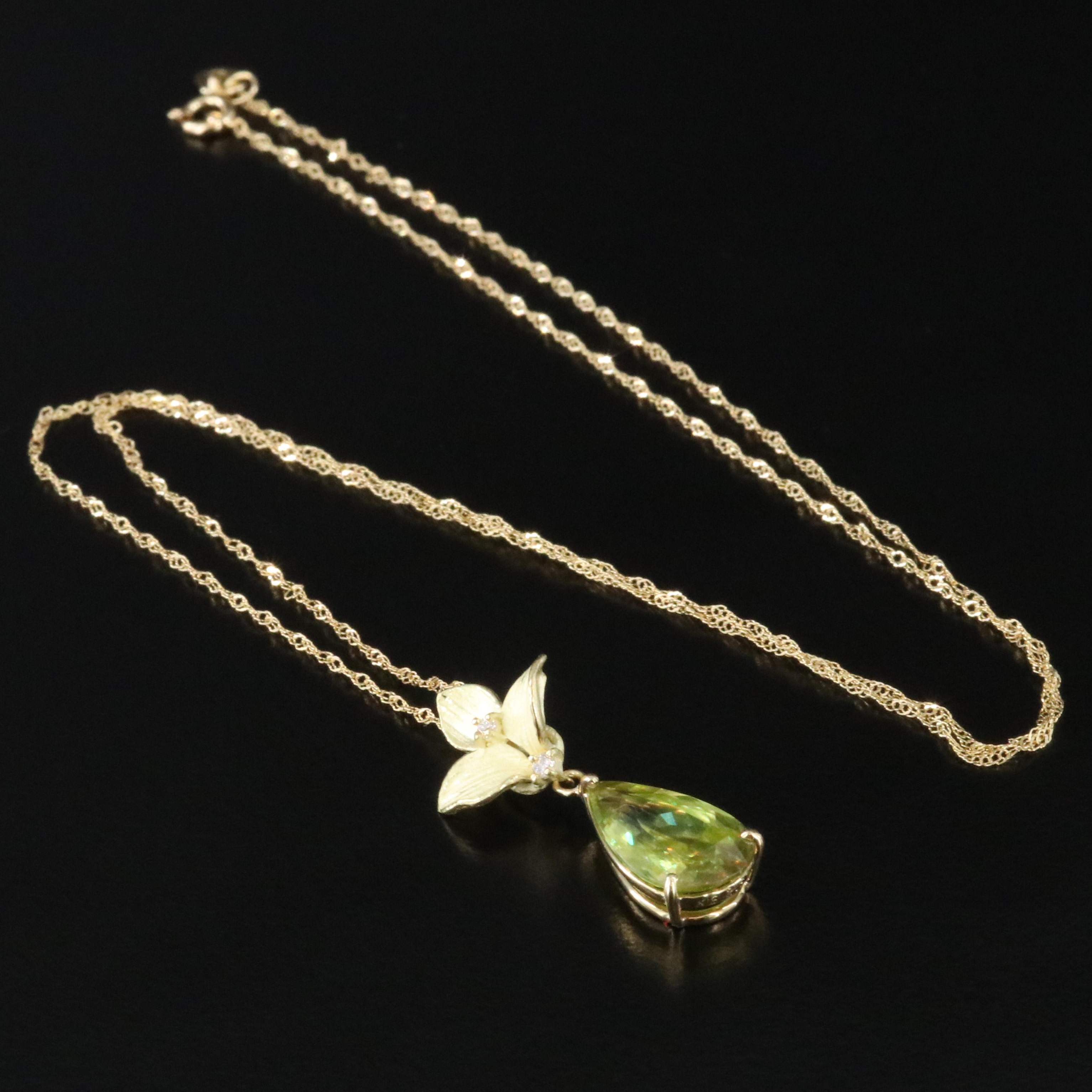 18K Sphene and Diamond Pendant Necklace