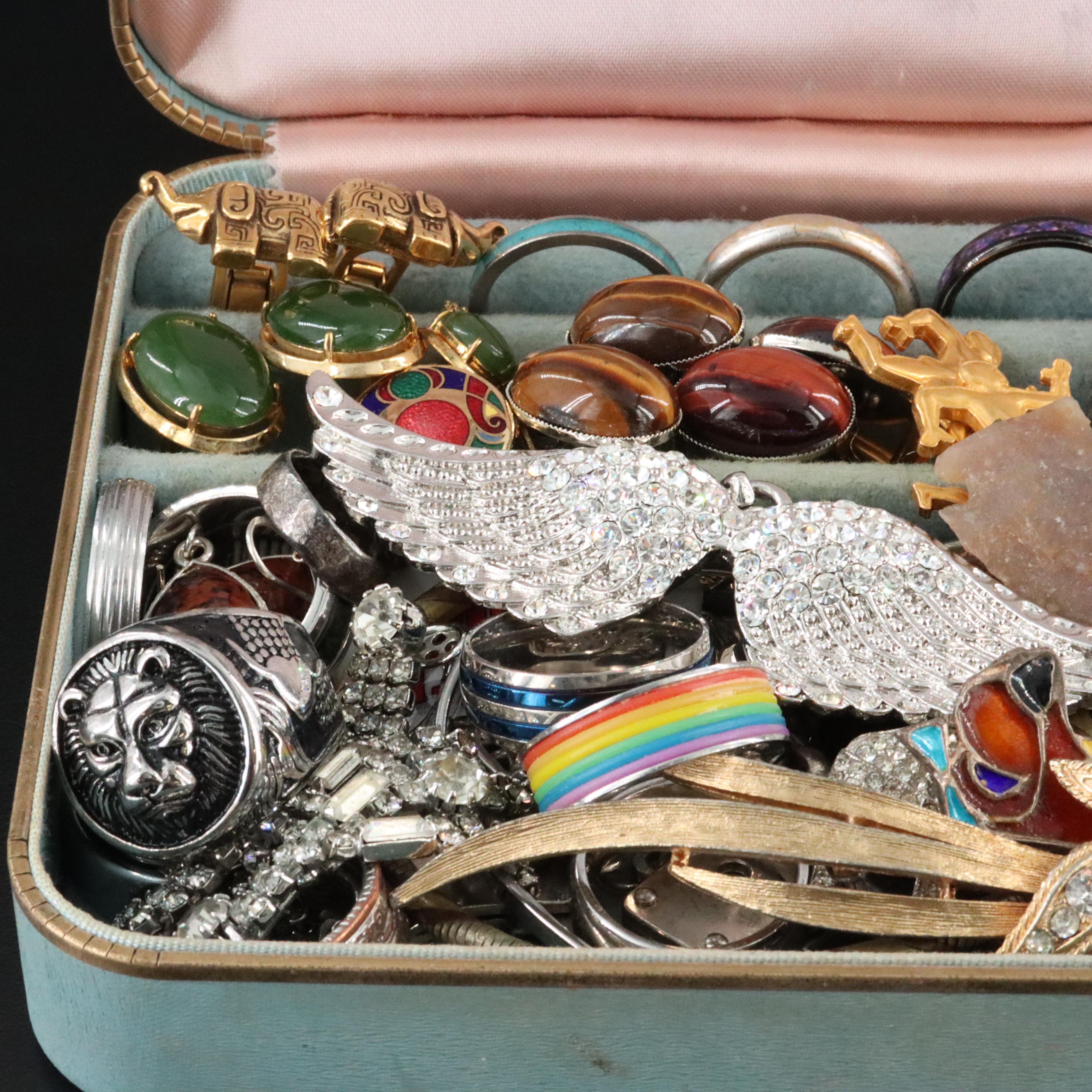 Uncommon Discoveries: Jewelry Collection