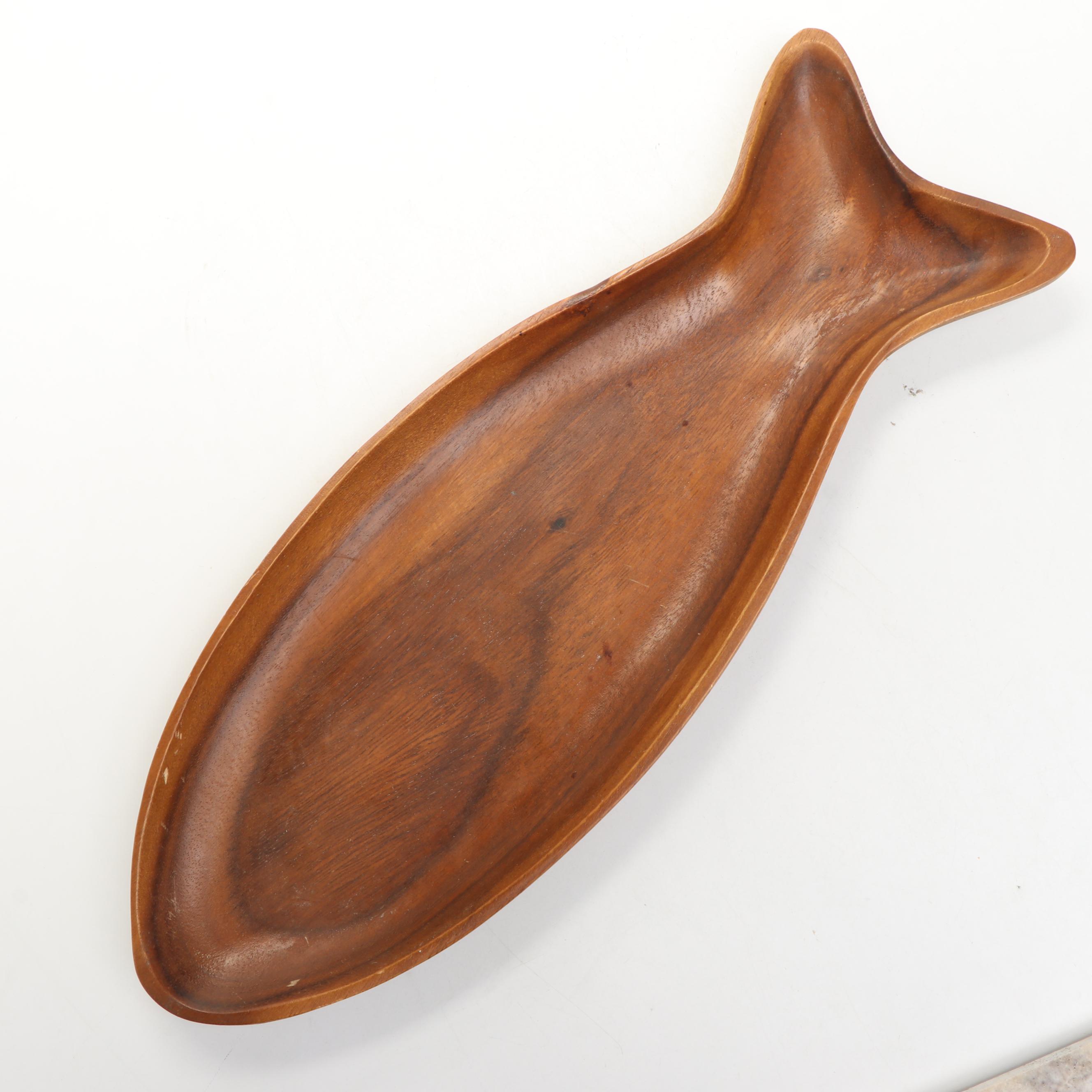 Crofton Steak Knives with Fish Shaped Dish and Other Serving Pieces