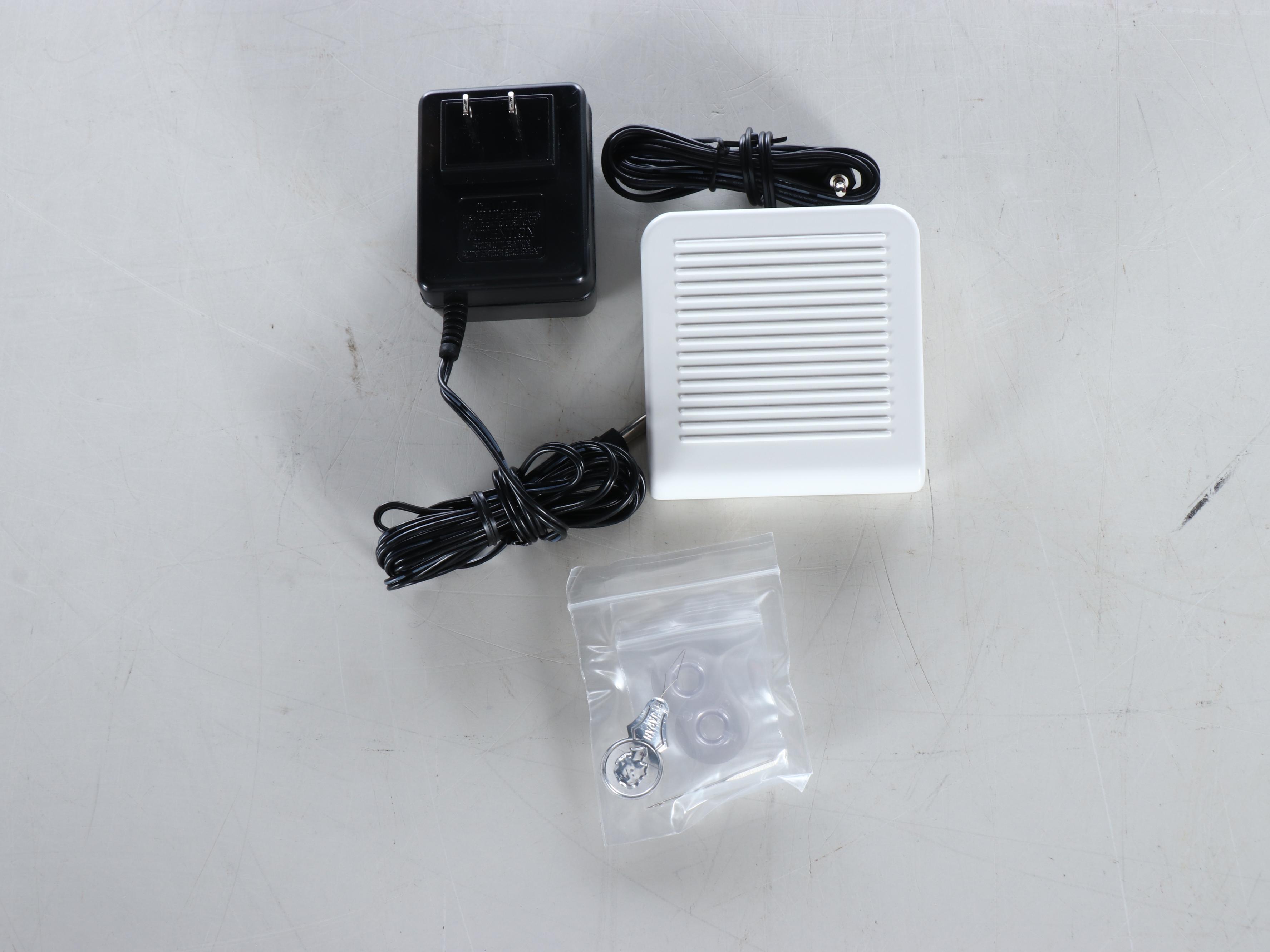 Janome "New Home" Model 525B Pink Electric Sewing Machine