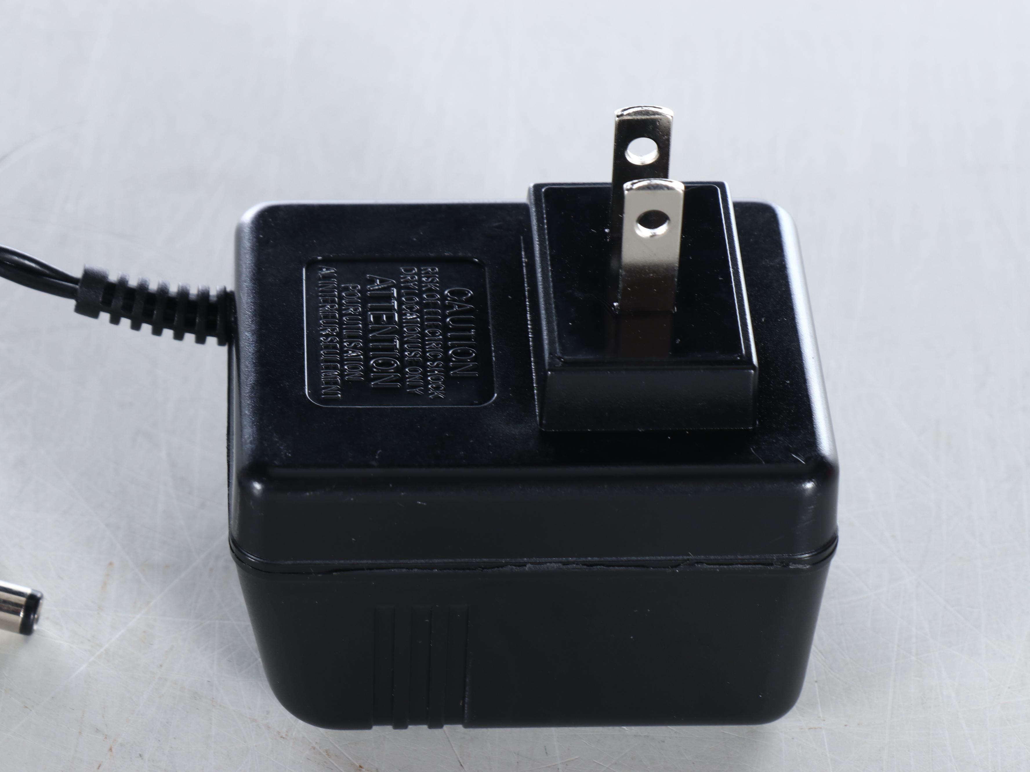 Janome "New Home" Model 525B Pink Electric Sewing Machine