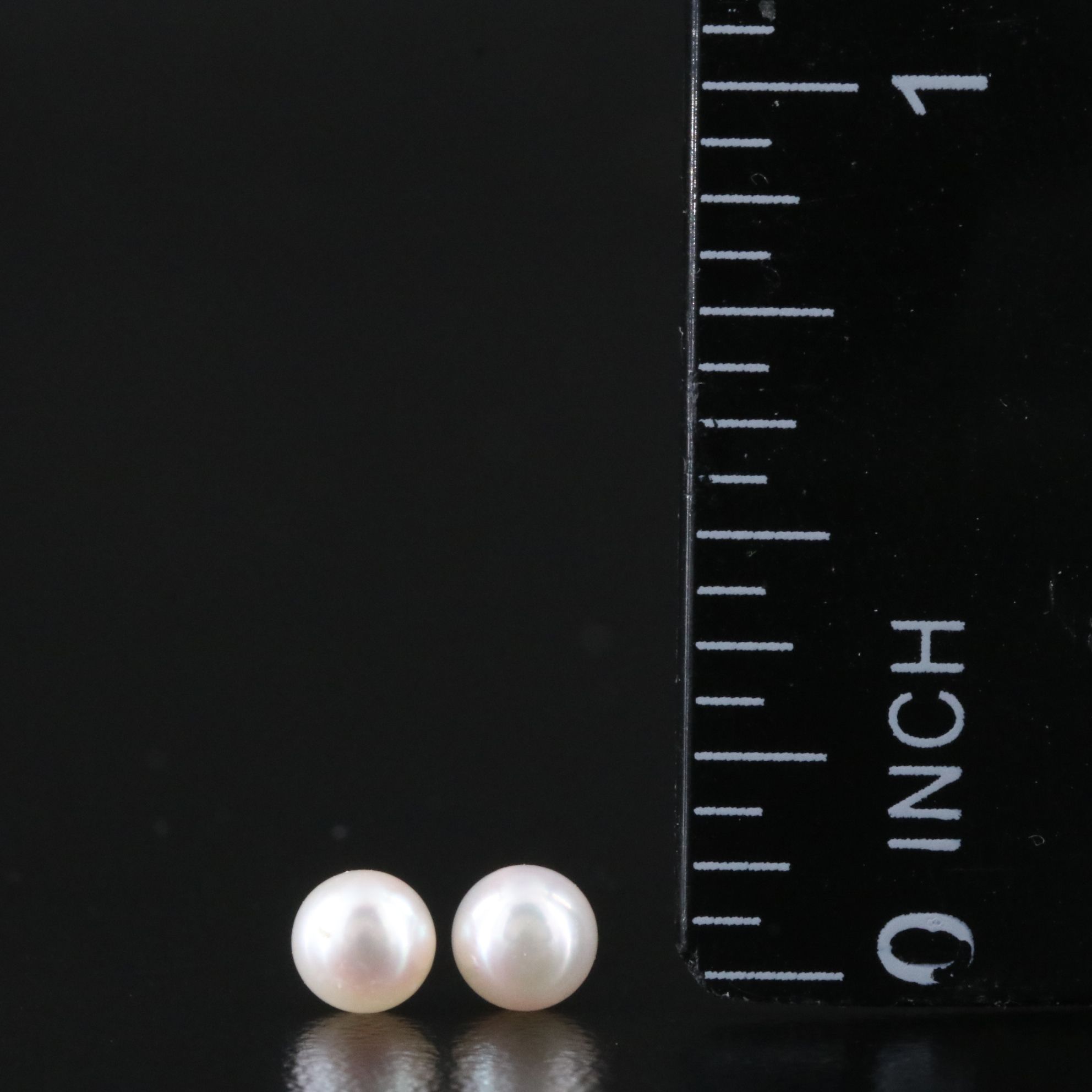 18K Pearl Stud Earrings