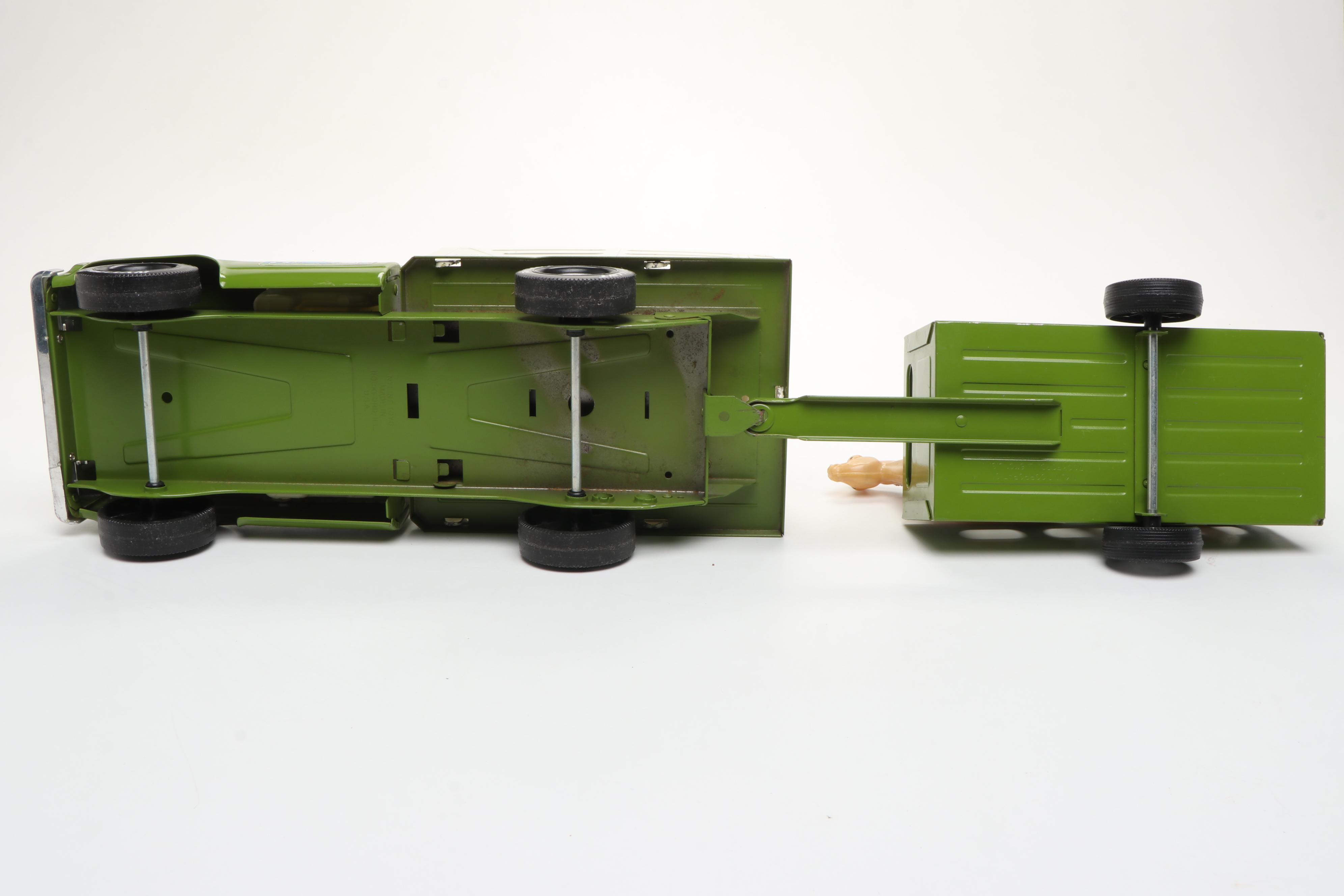 Nylint Farms Pressed Steel Toy Truck and Animals, Mid to Late 20th Century