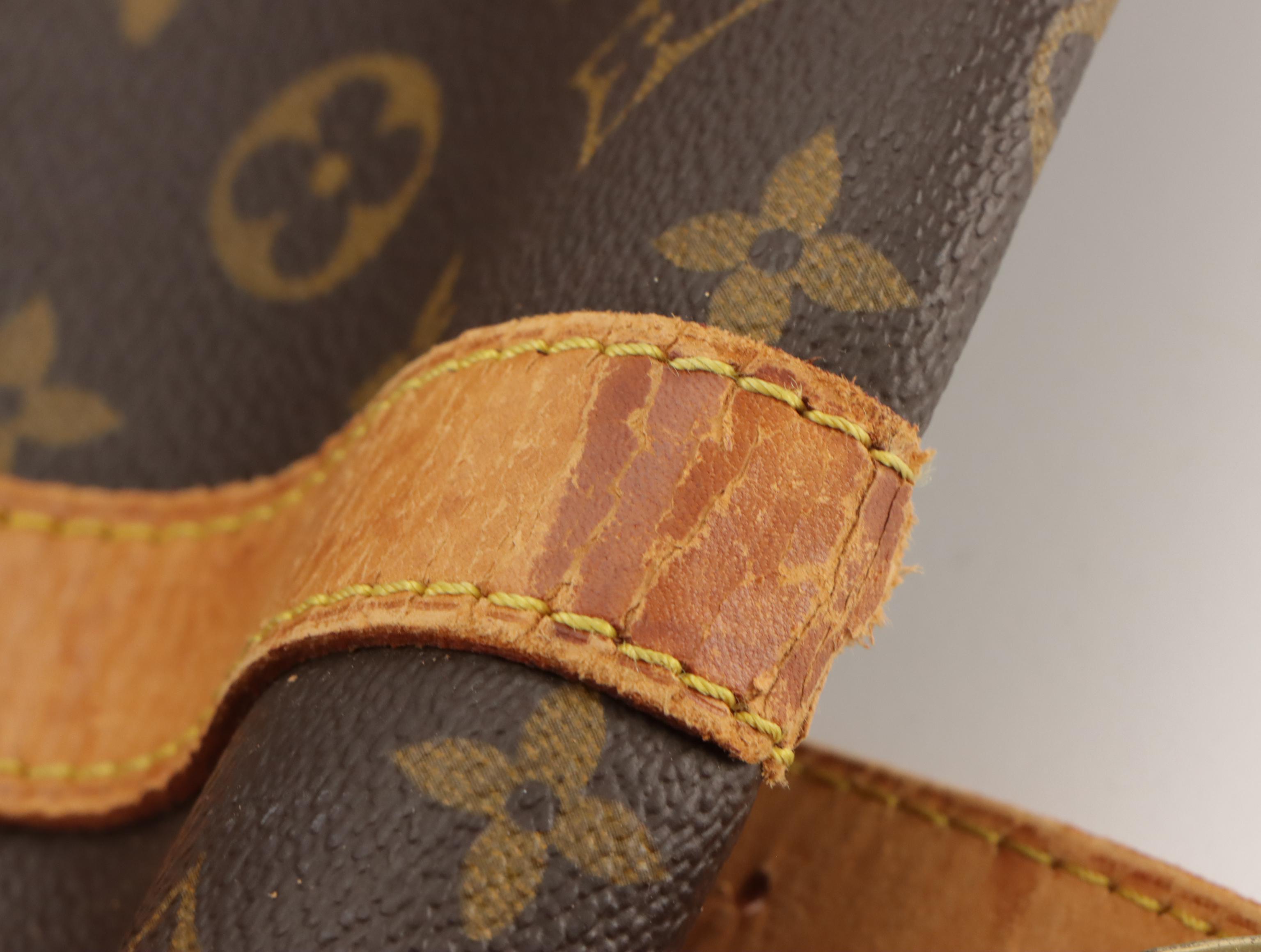 Louis Vuitton Keepall 55 Bandoulière in Monogram Canvas and Vachetta Leather